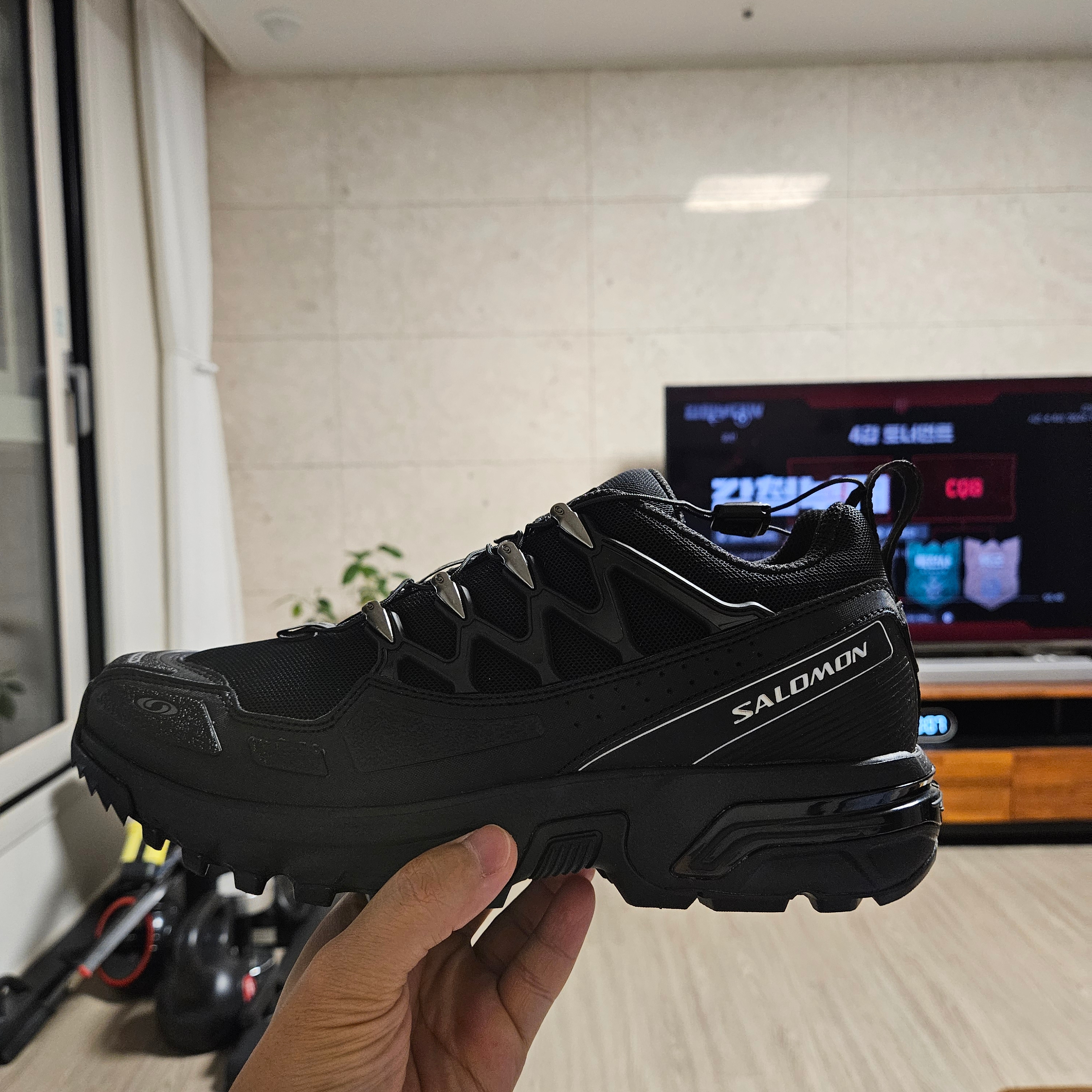 Salomon ACS + Black Silver 착용 스타일