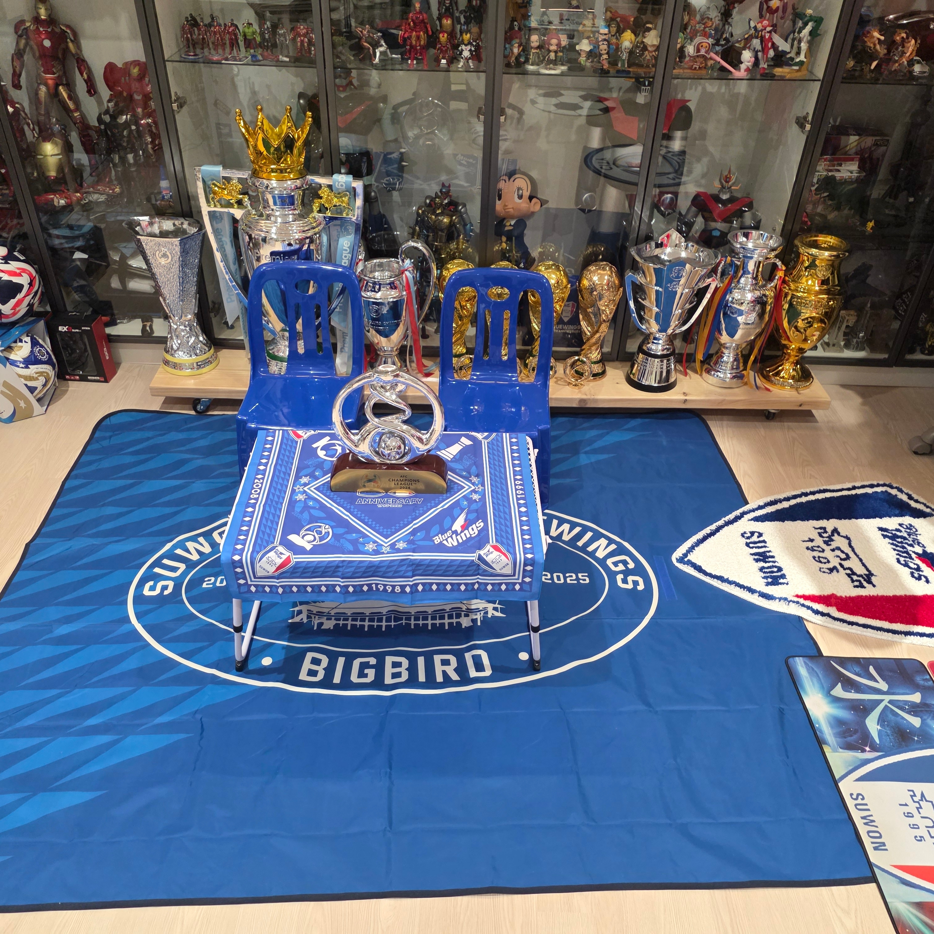Suwon Samsung Bluewings 30th Anniversary Picnic Table White 착용 스타일 - 2