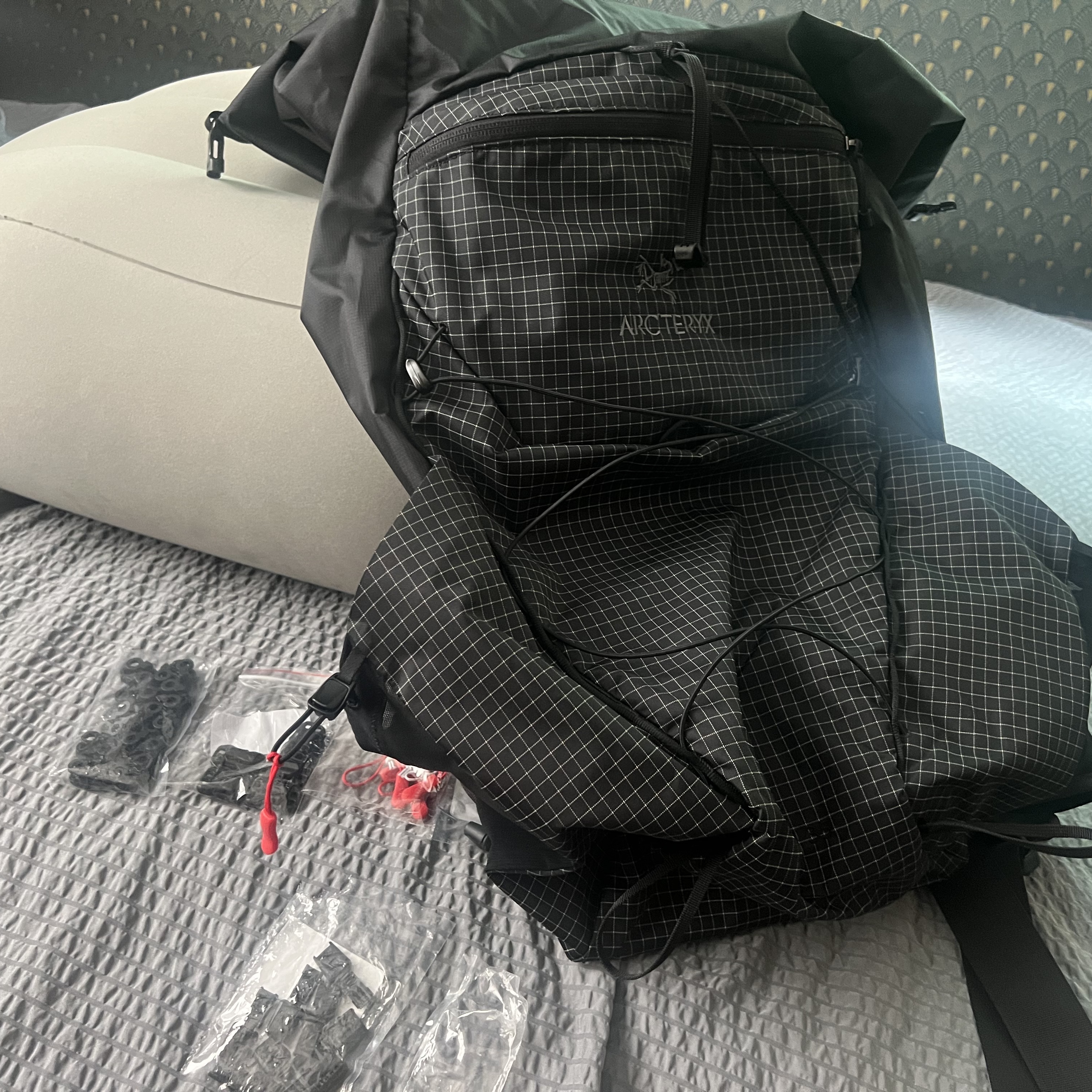 Arc'teryx Aerios 35 Backpack Black 착용 스타일 - 4