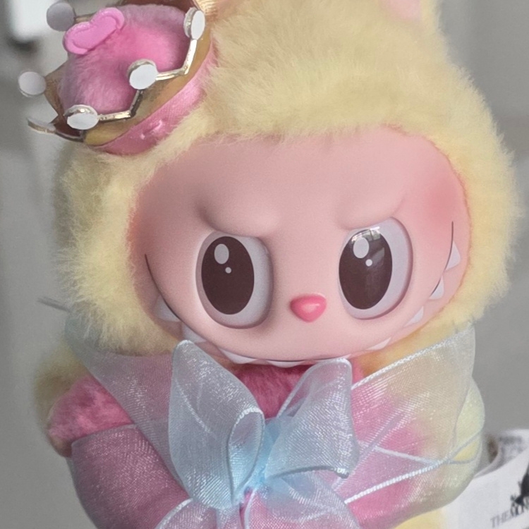 Pop Mart The Monsters Checkmate Series Plush Keyring 착용 스타일