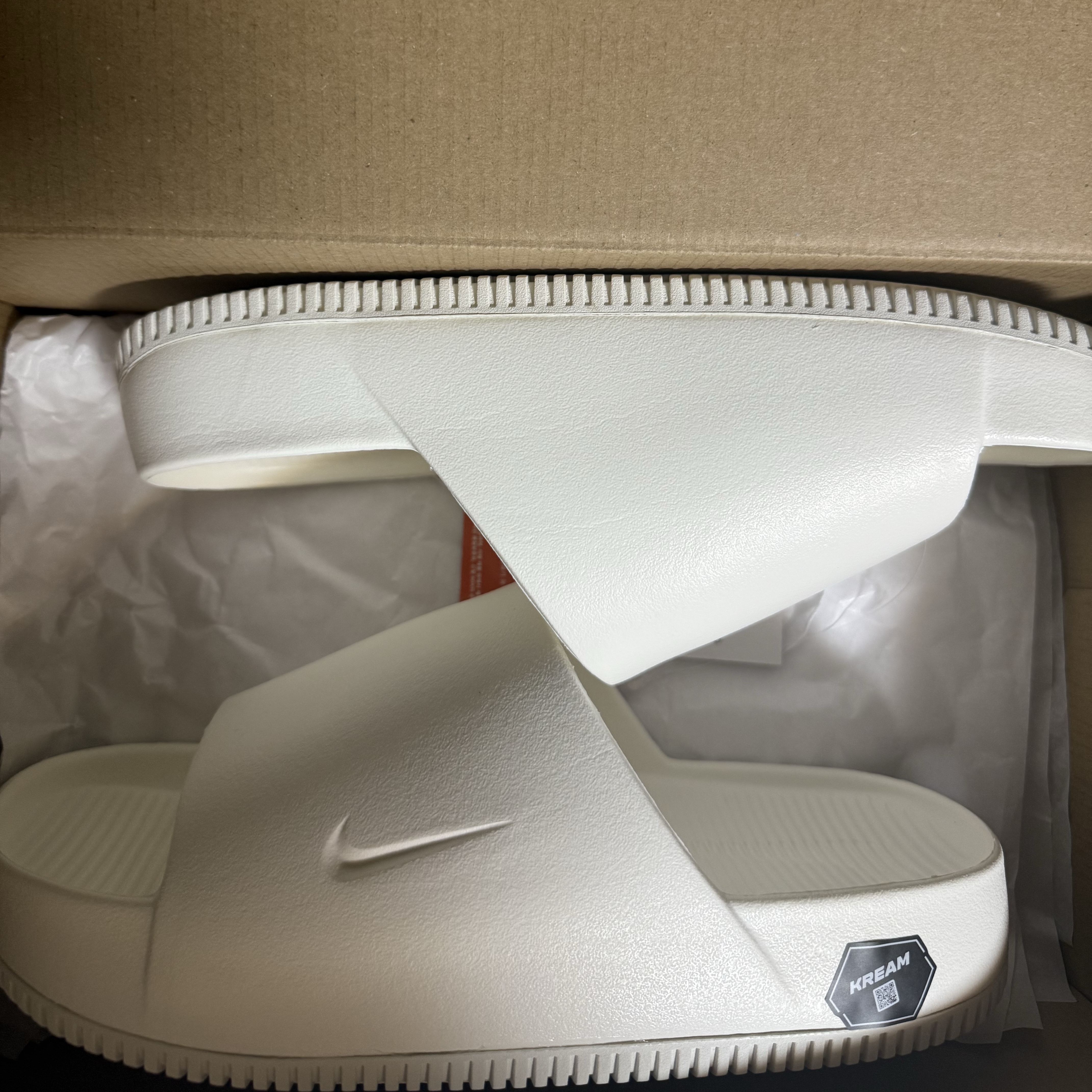 Nike Calm Slide Sail 착용 스타일