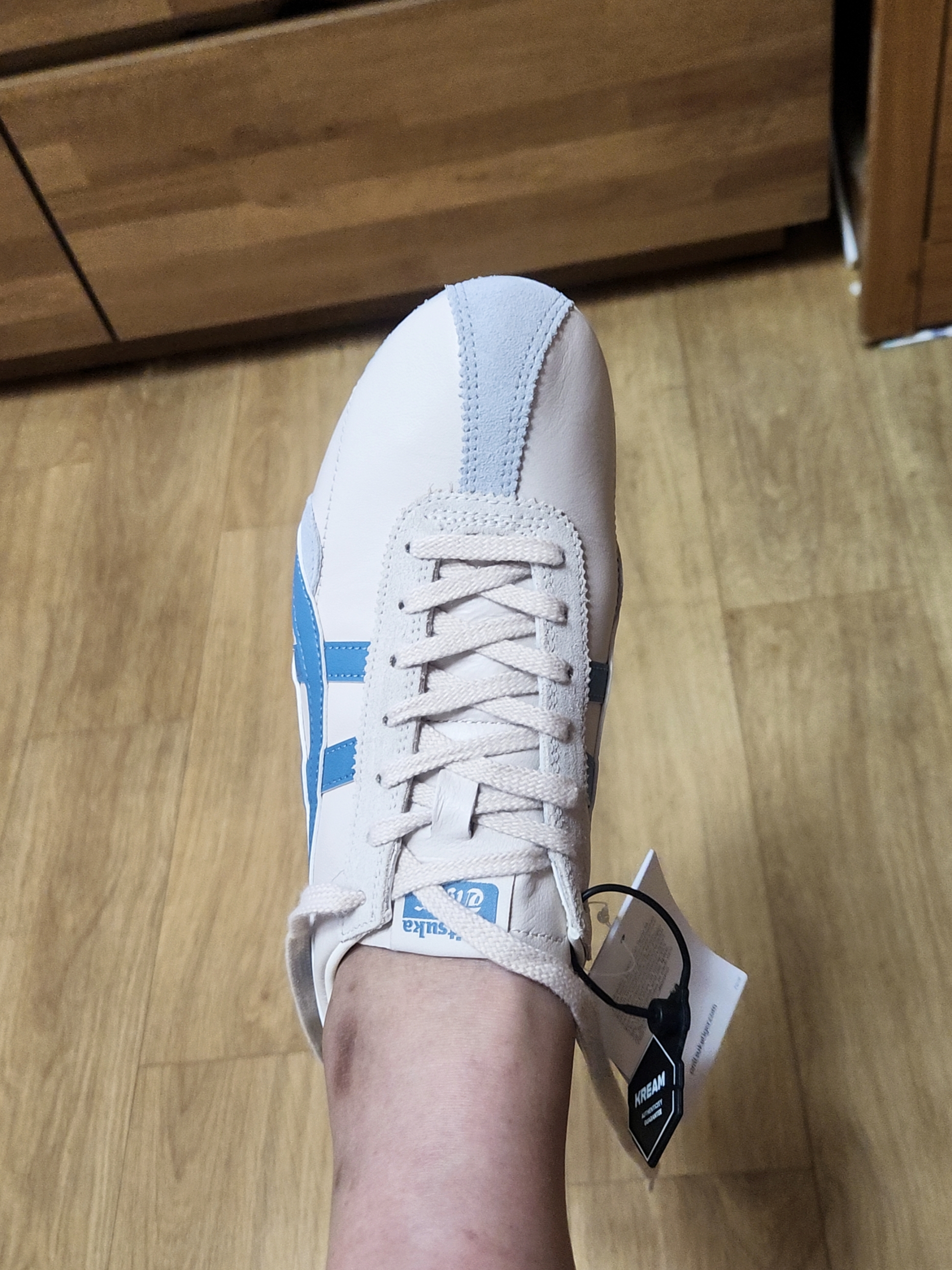 Onitsuka Tiger Runspark Cream Light Blue 착용 스타일