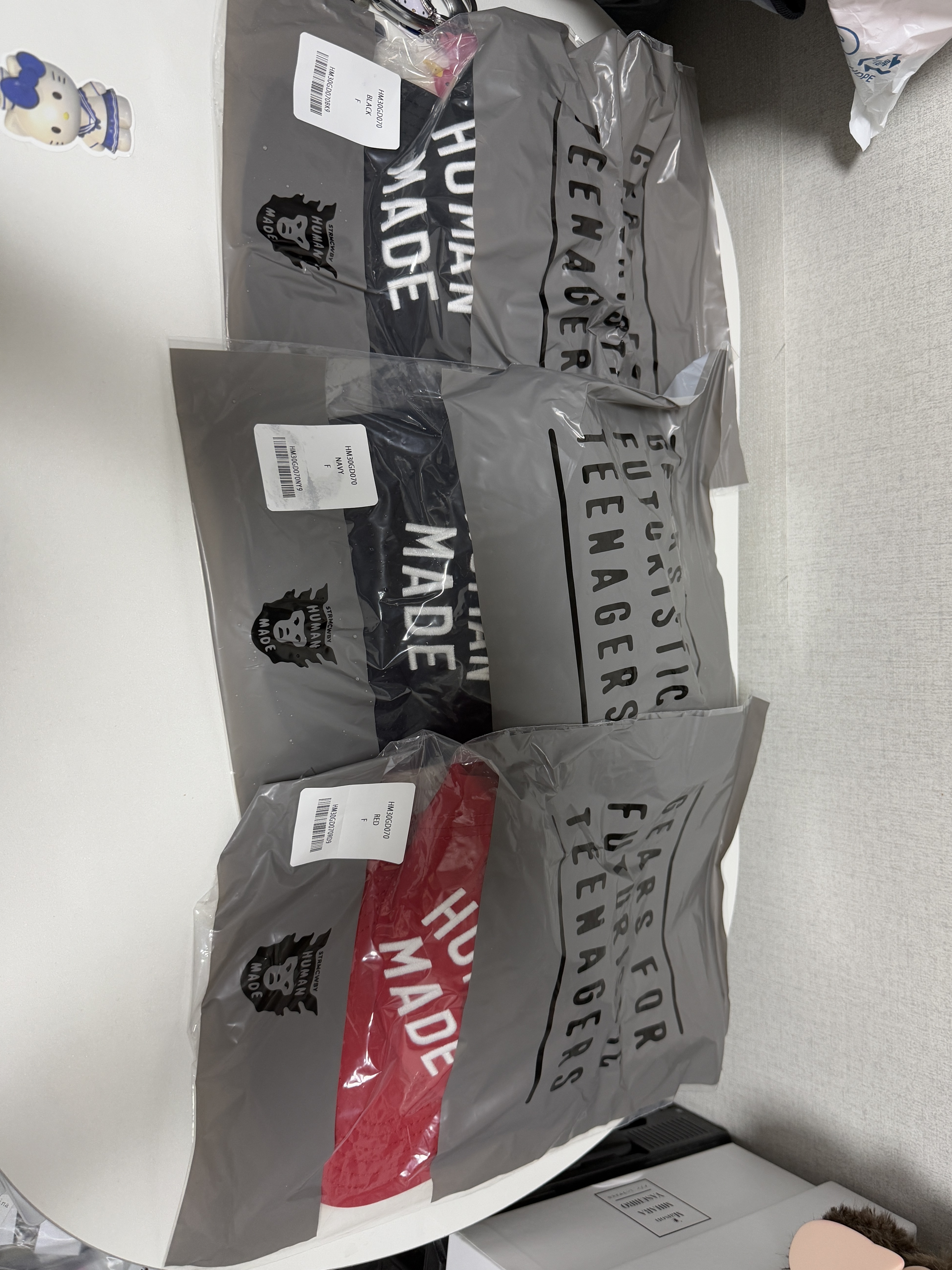 (W) Hysteric Glamour Woman Scorpion Chibi T-Shirt Black, Human Made 5 Panel Nylon Cap Black 착용 스타일 - 2