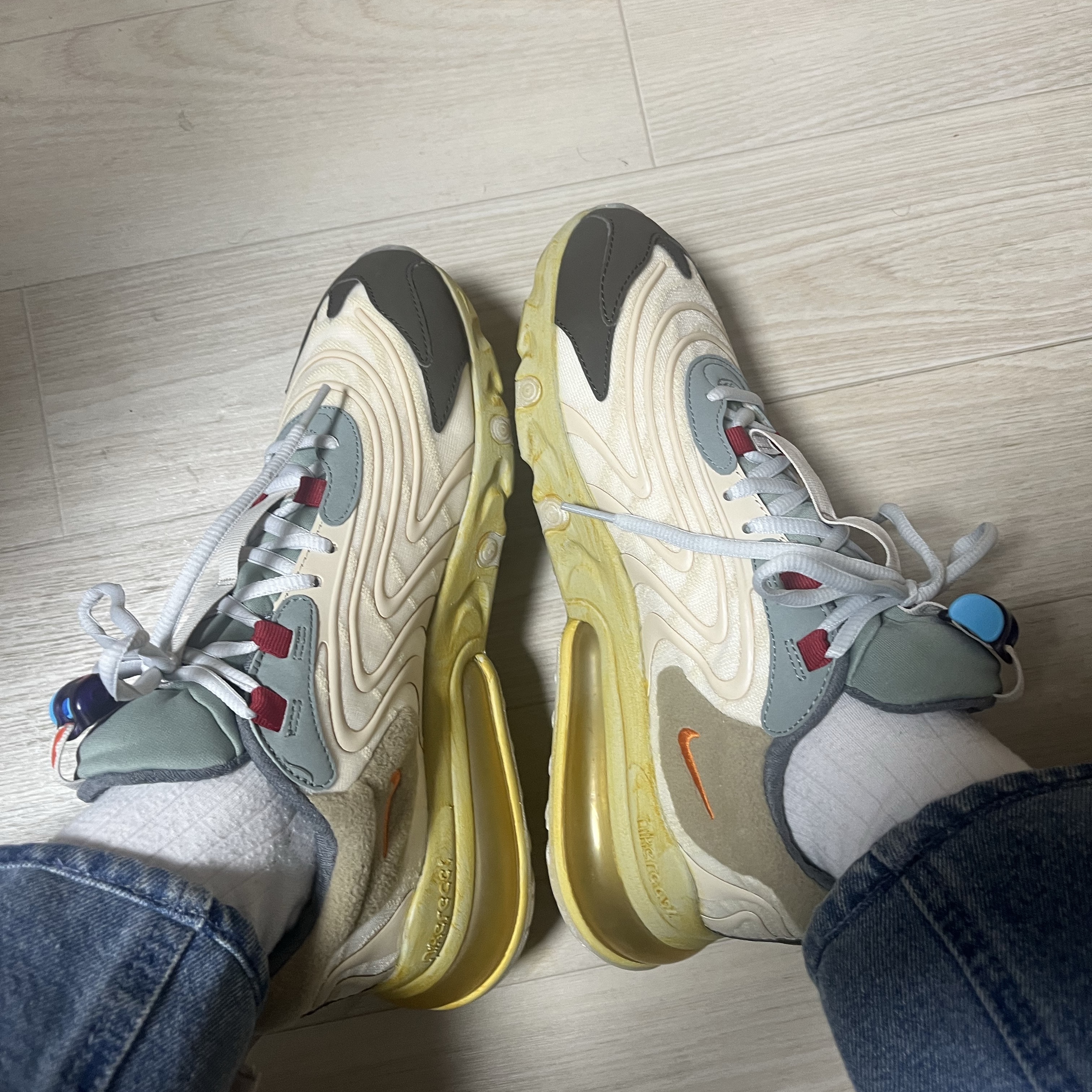 Nike x Travis Scott Air Max 270 React Cactus Trails 착용 스타일 - 2