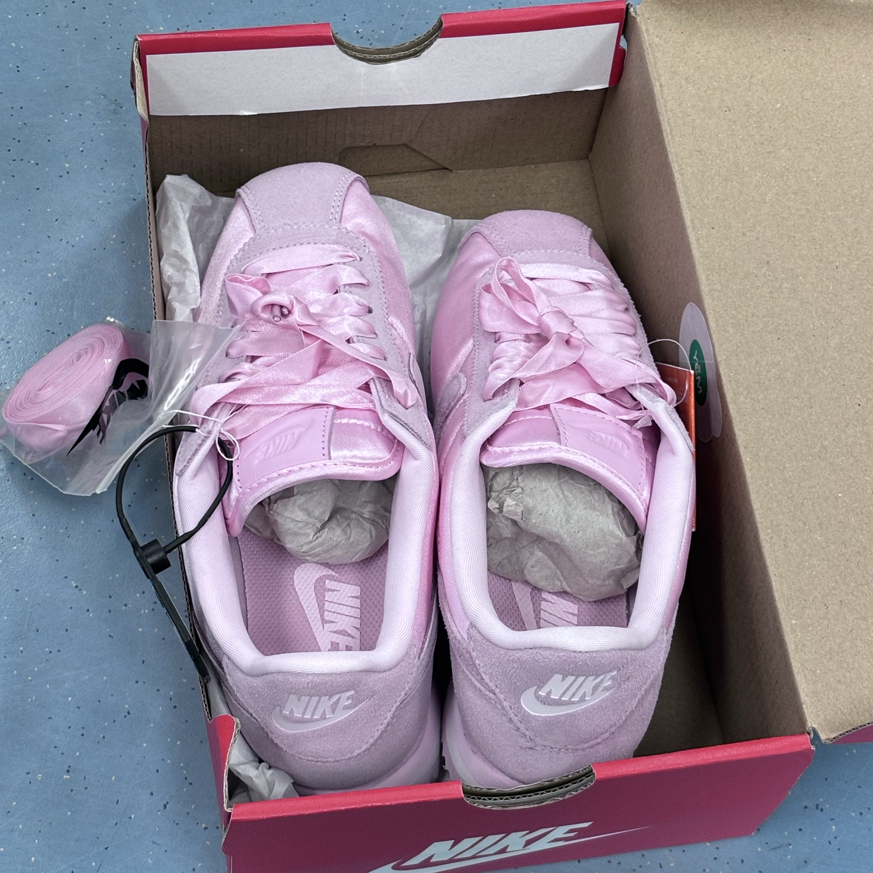 (W) Nike Cortez Textile Pink 착용 스타일
