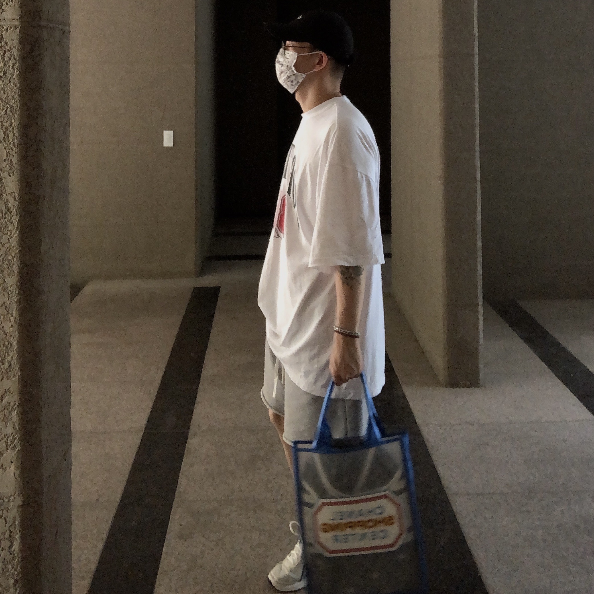 BORN TO WIN 85 Workout T-Shirts White 착용 스타일 - 2