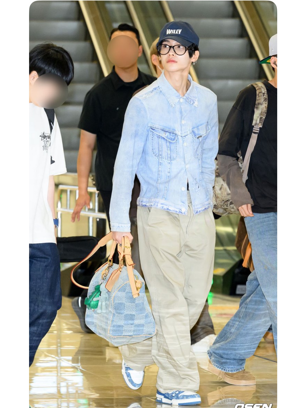 Our Legacy Rebirth Pleated Shirt Digital Rodeo Print, Louis Vuitton Speedy 40 Bandouliere Damier Denim Blue 착용 스타일
