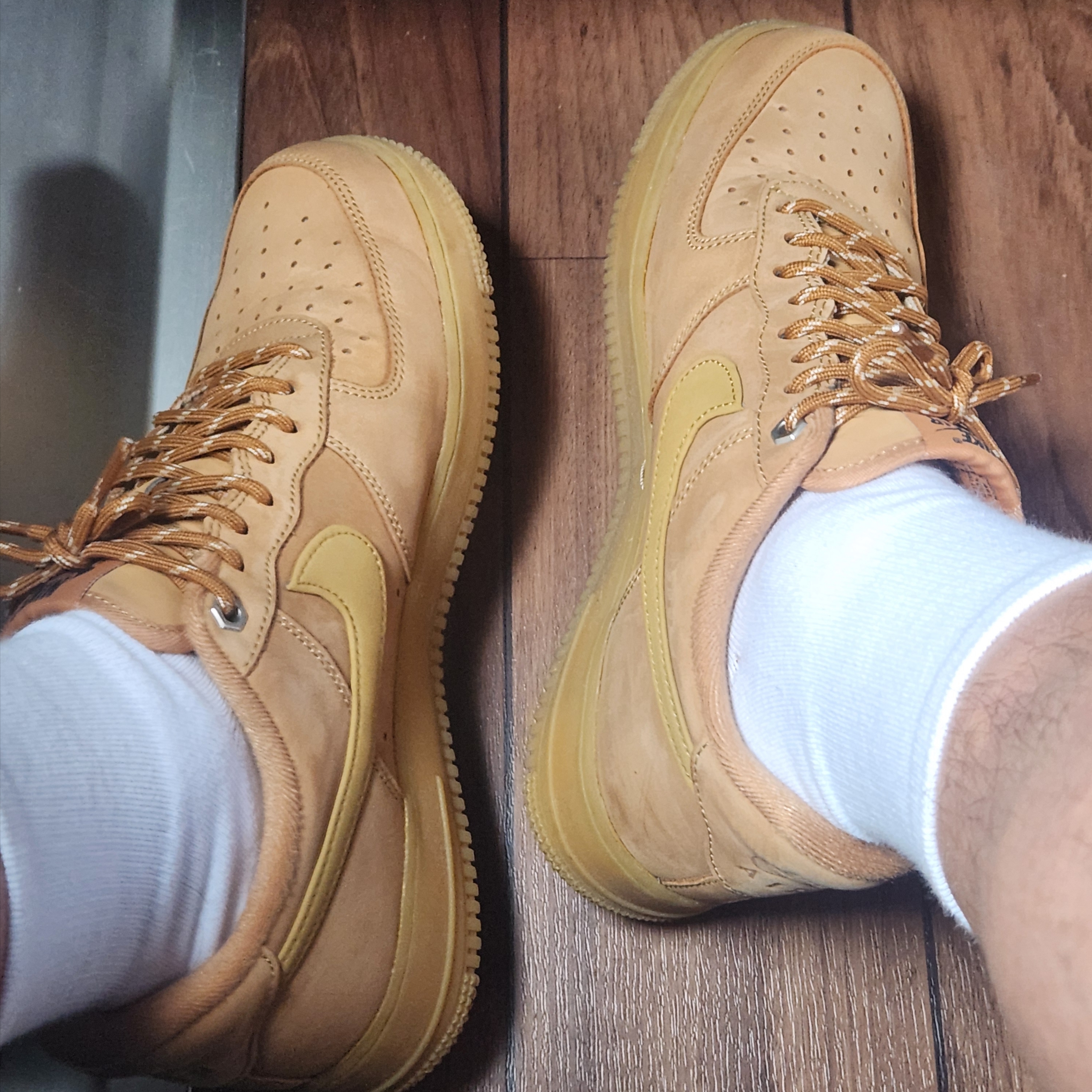 Nike Air Force 1 '07 WB Flax 착용 스타일