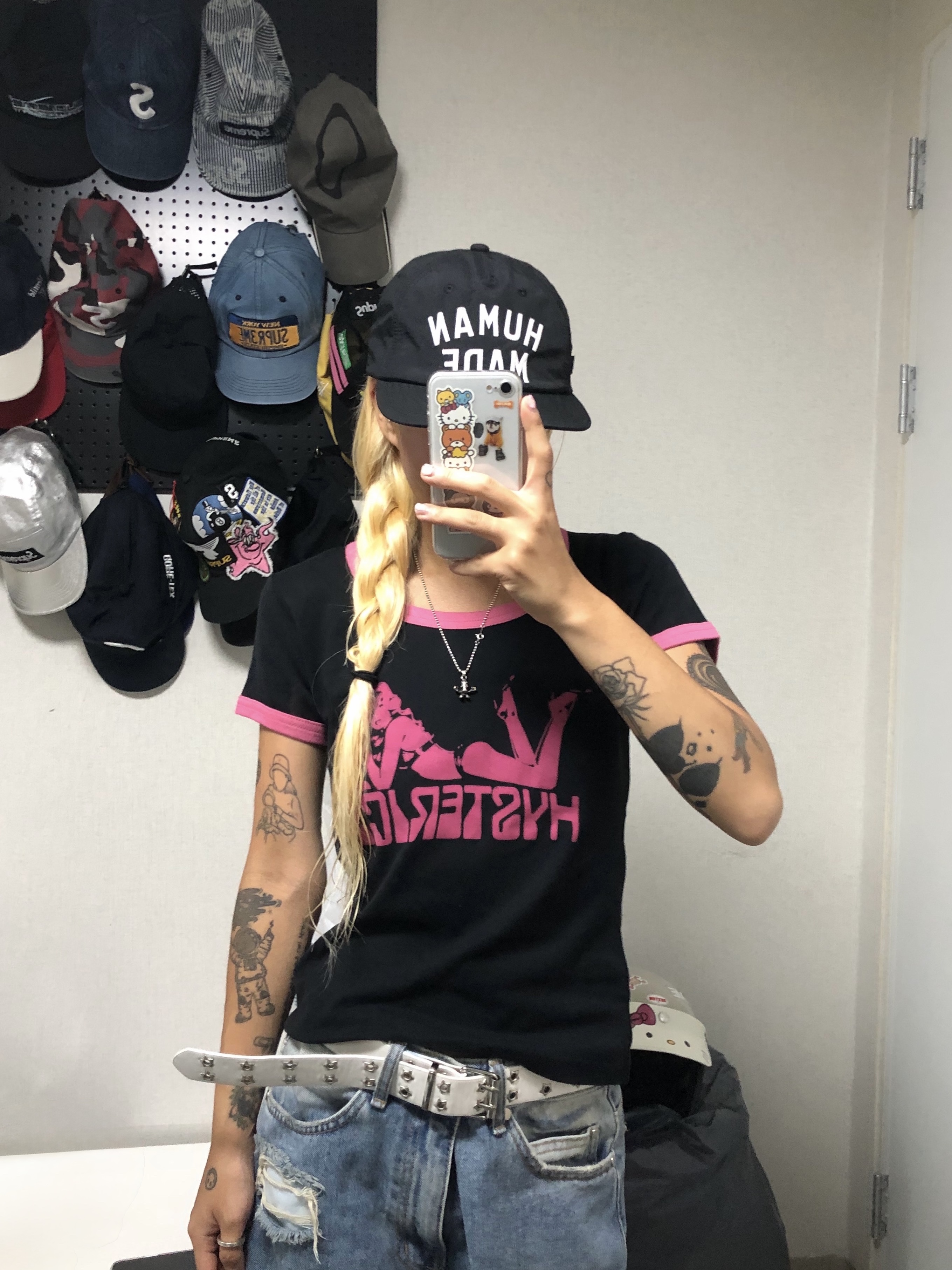 (W) Hysteric Glamour Woman Scorpion Chibi T-Shirt Black, Human Made 5 Panel Nylon Cap Black 착용 스타일 - 1