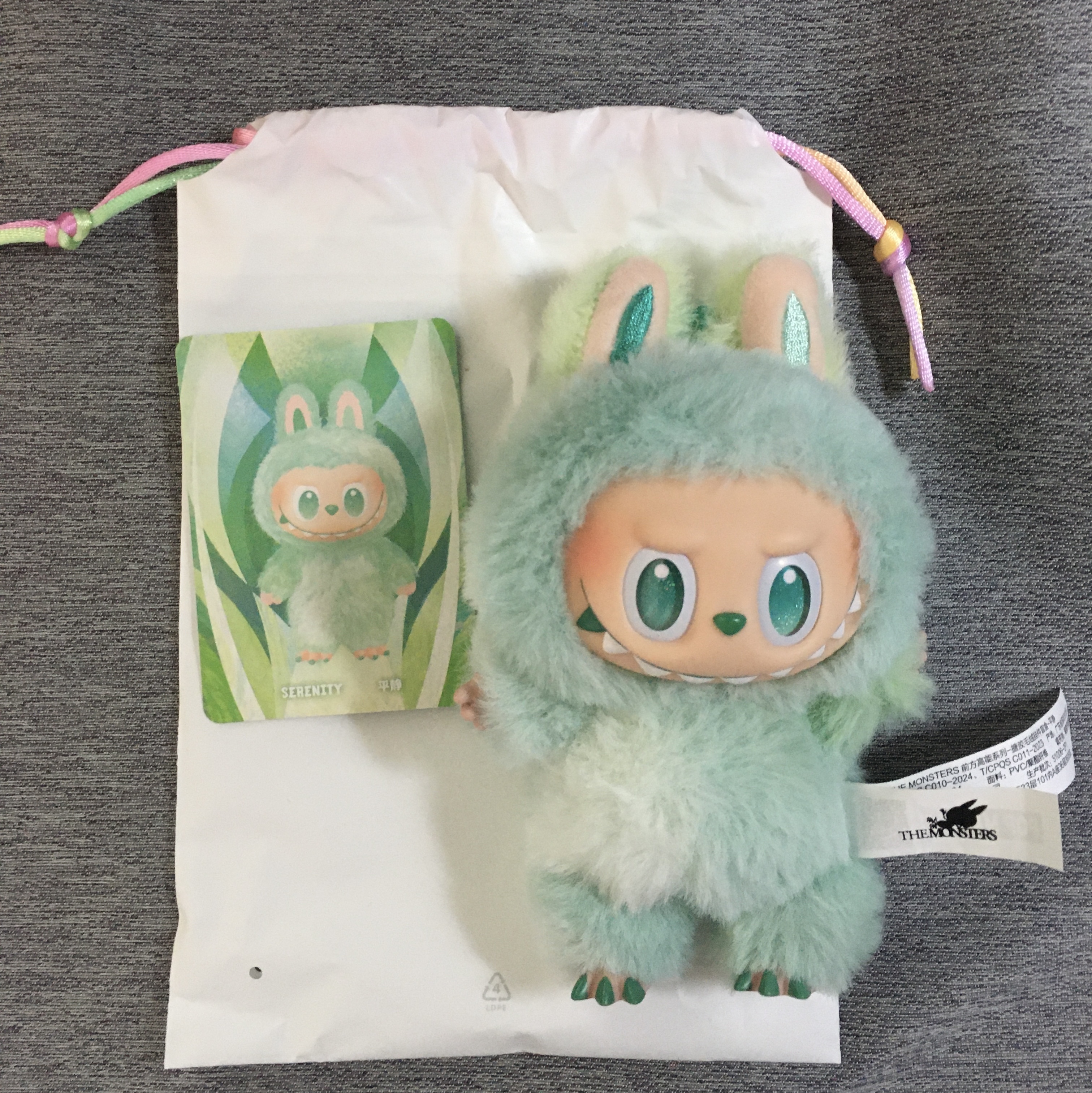 Pop Mart Labubu The Monsters Highlight Series Sealed Case (1 Blind Box) 착용 스타일