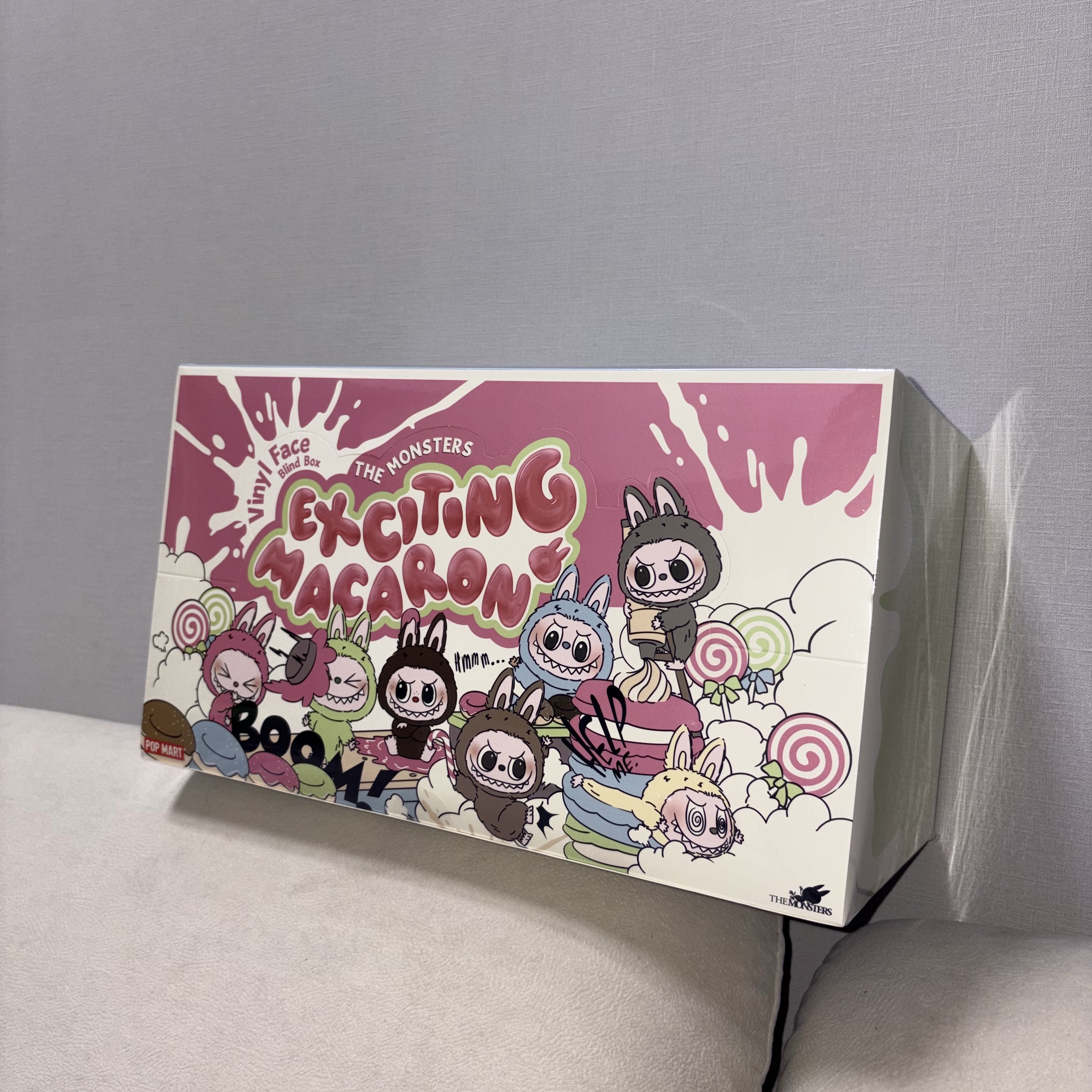 Pop Mart The Monsters Labubu Tasty Macarons Series Sealed Case (6 Blind Boxes) 착용 스타일
