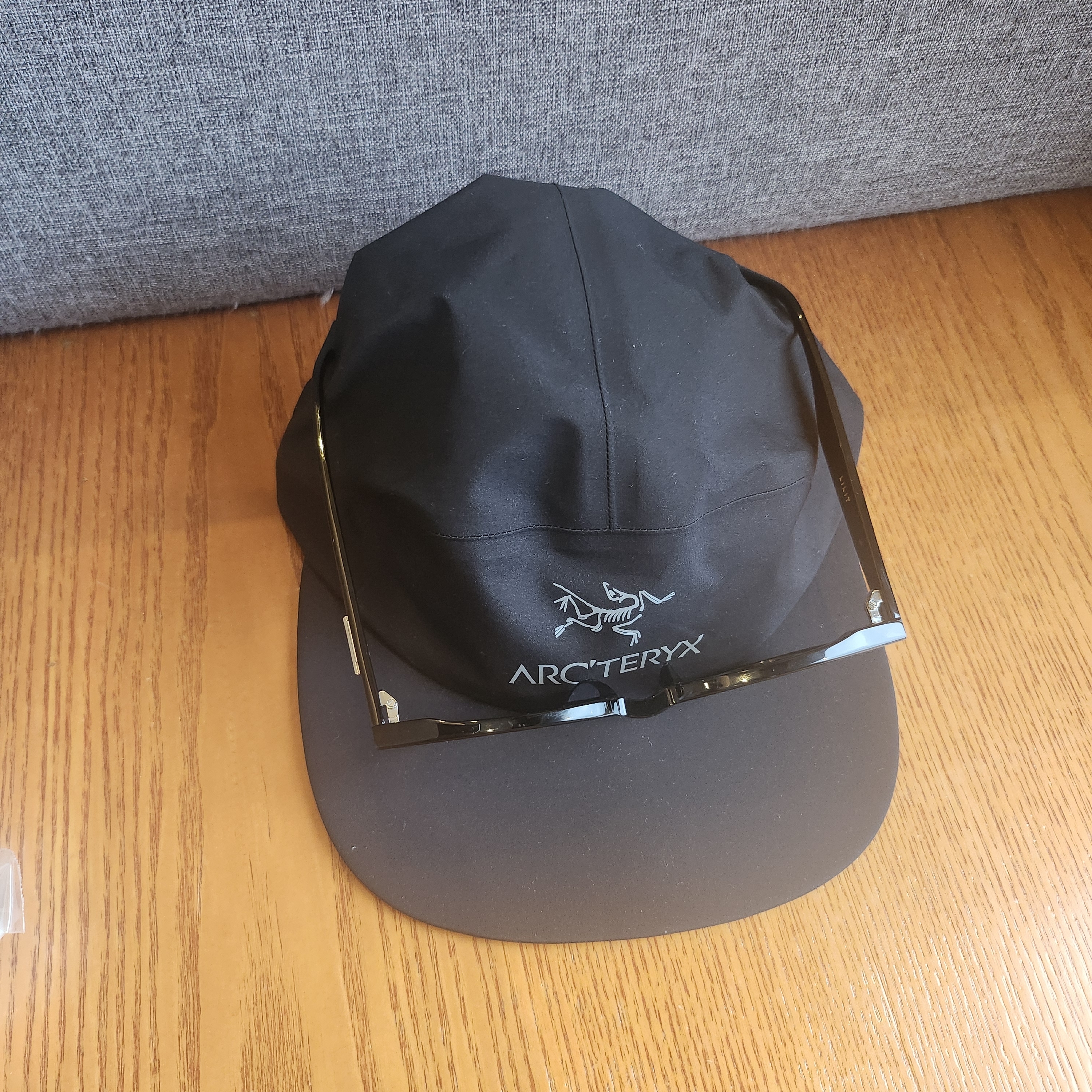 Arc'teryx Gore 5 Panel Cap Black 착용 스타일