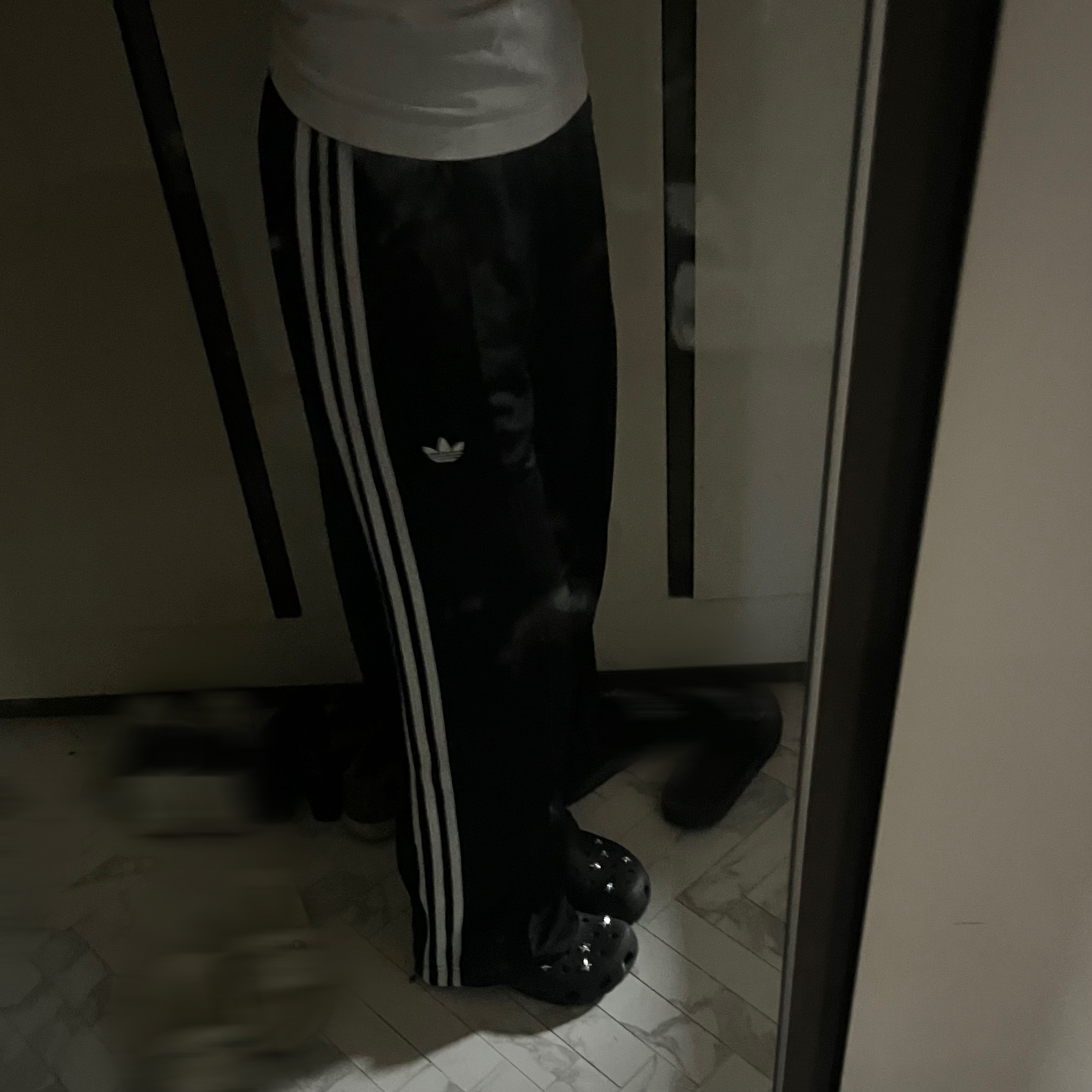 (W) Adidas Adicolor Classic Firebird Loose Track Pants Black - KR Sizing 착용 스타일