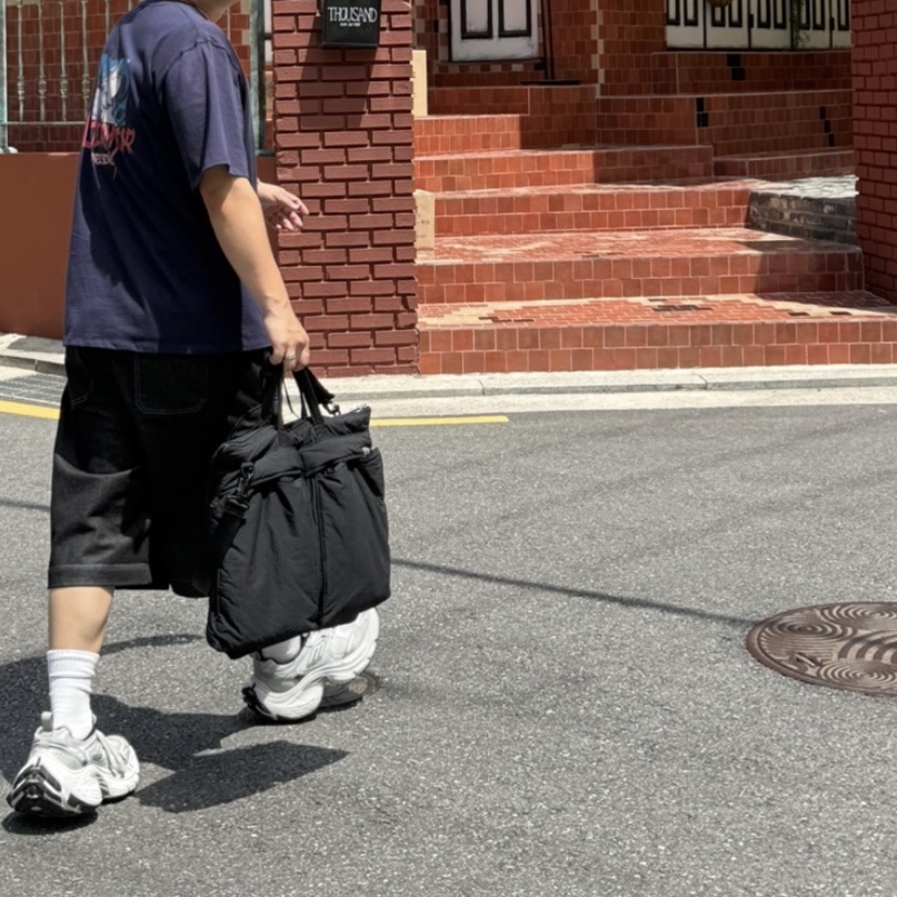 Balenciaga 10XL Sneakers White Grey Silver Black 착용 스타일