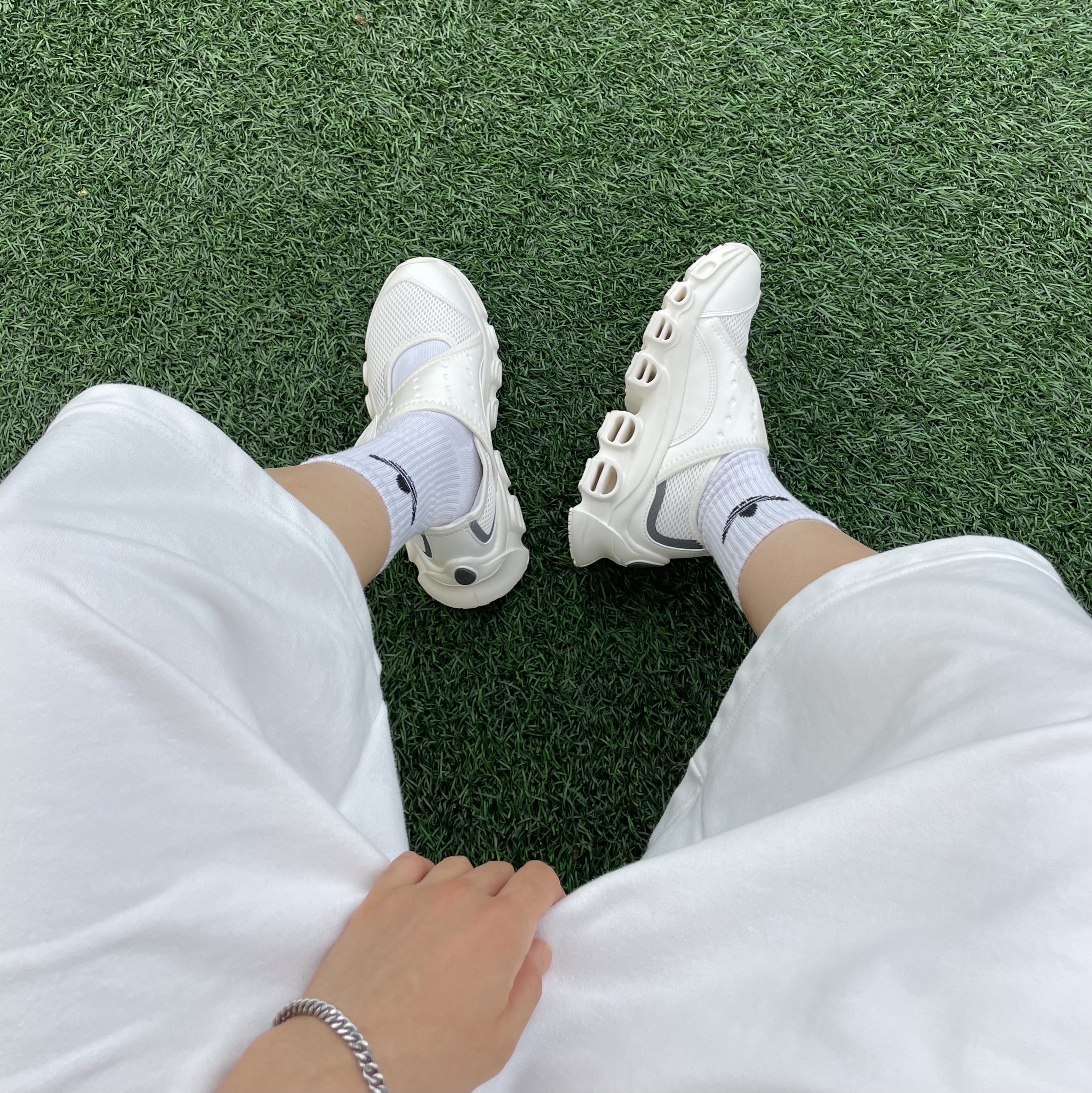 (W) Adidas Adifom Megajane Cloud White Iron Metallic 착용 스타일