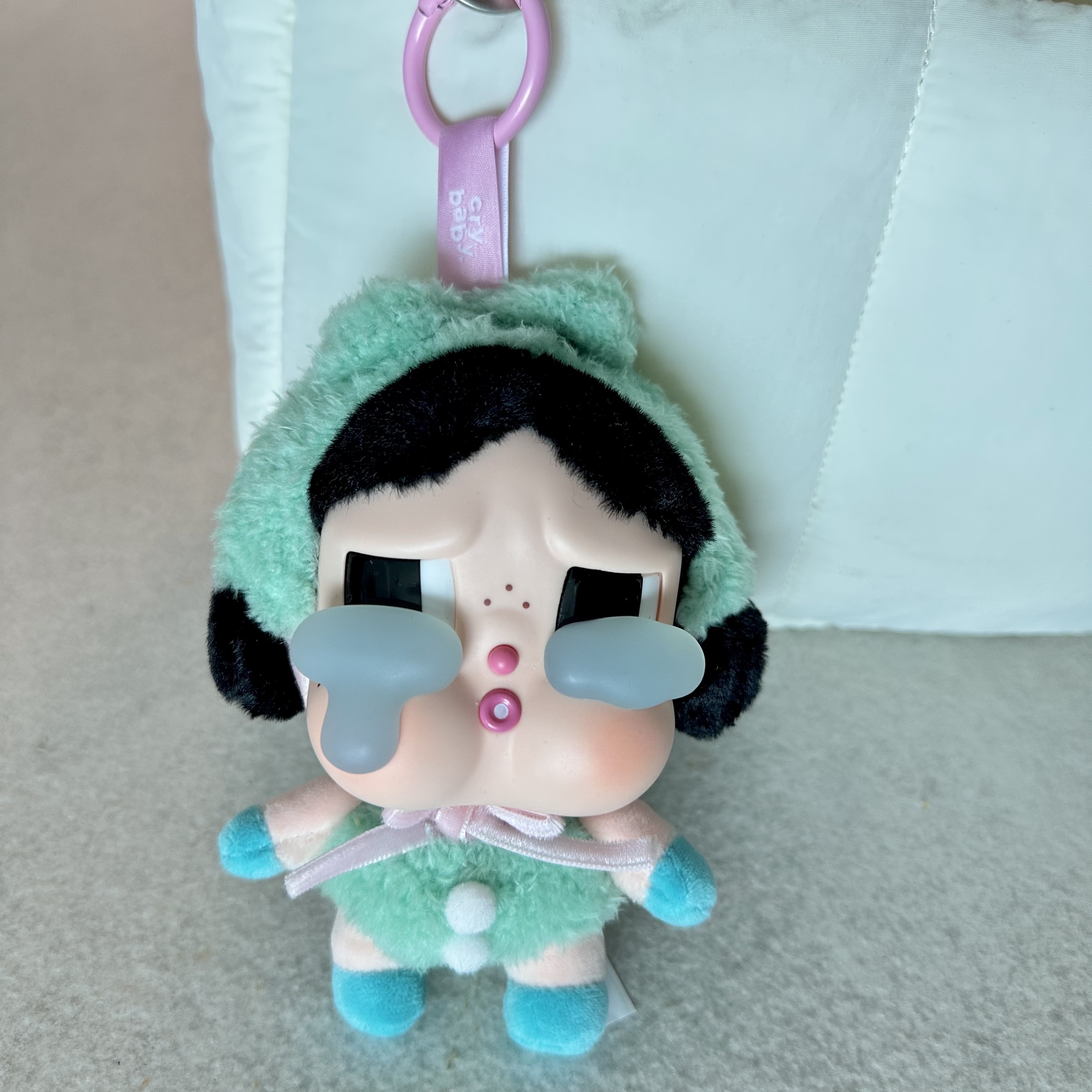 Pop Mart Crybaby Crying Again Series Plush Keyring Sealed Case (1 Blind Box) 착용 스타일 - 2
