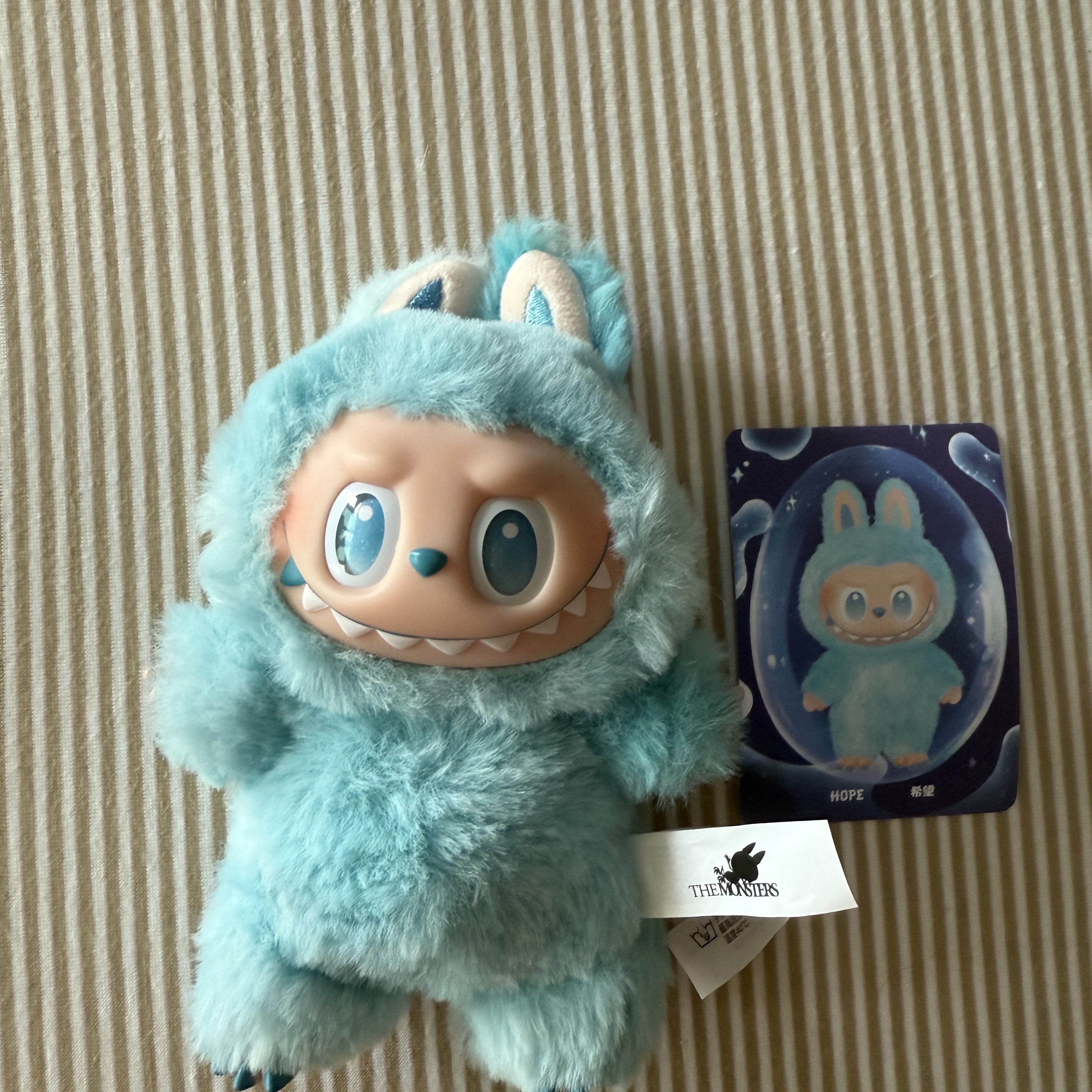Pop Mart Labubu The Monsters Highlight Series Sealed Case (1 Blind Box) 착용 스타일 - 1