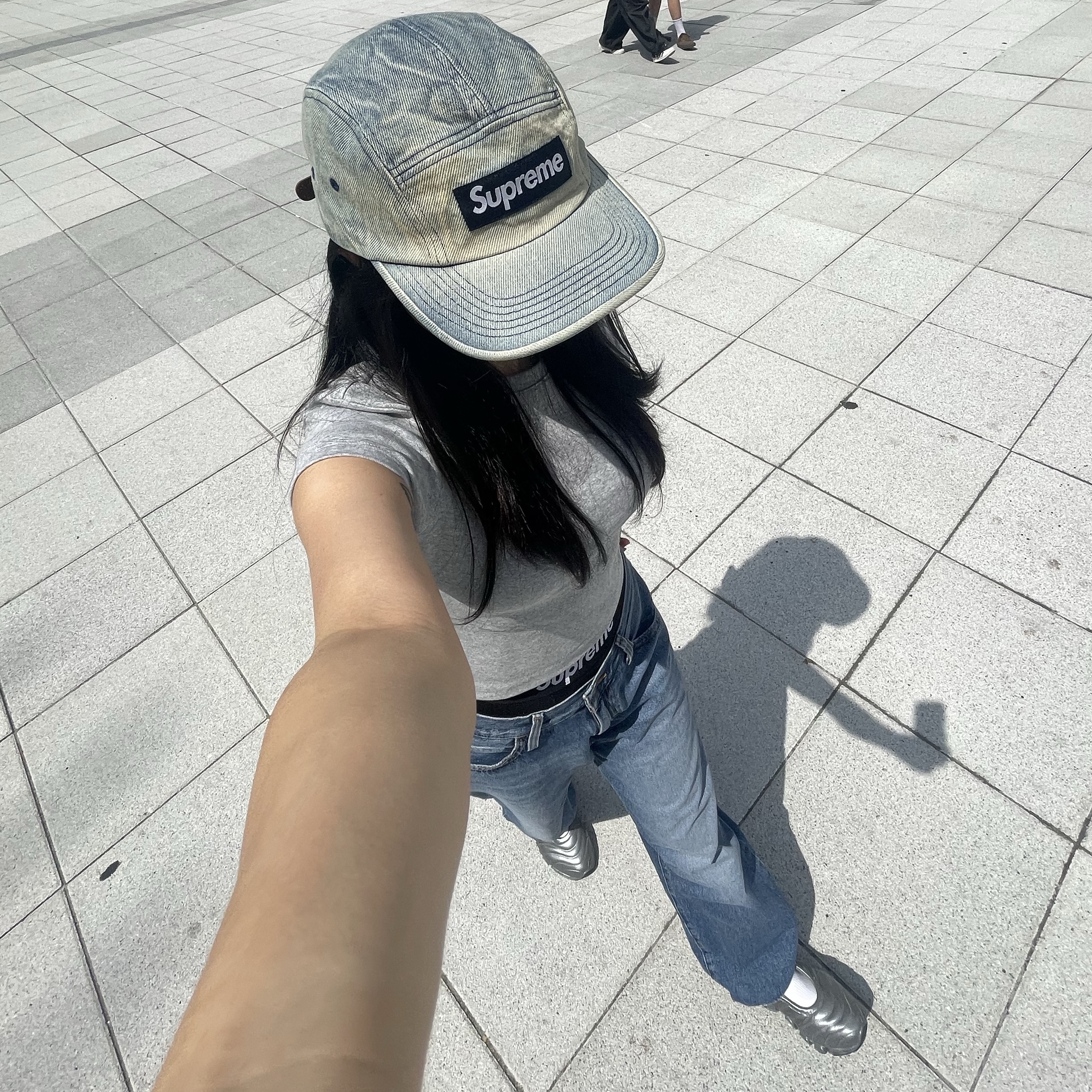 Supreme Washed Chino Twill Camp Cap Dirty Indigo - 24SS, Supreme Hanes Boxer Briefs Black (4 Pack) 착용 스타일 - 1