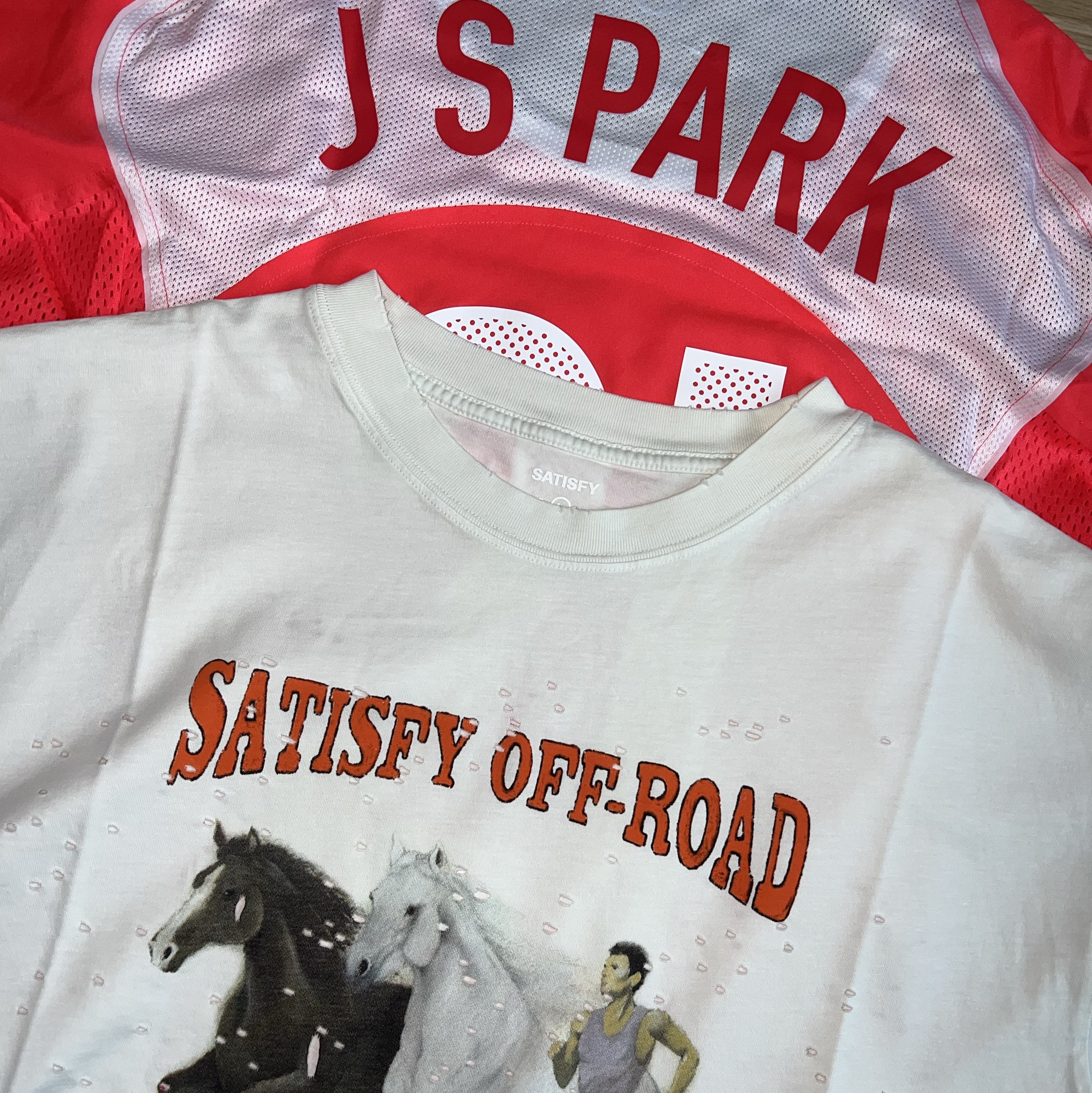 Satisfy Mothtech T-Shirt Off White, Nike Park Ji-Sung South Korea 2004 Total 90 Reissue Soccer Replica Jersey (Marking Ver.) 착용 스타일