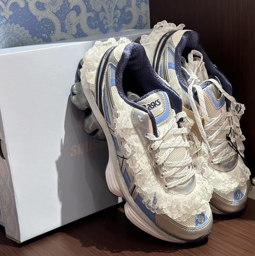 Asics x Shushu Tong Gel-Kinetic Fluent White Dive Blue 착용 스타일
