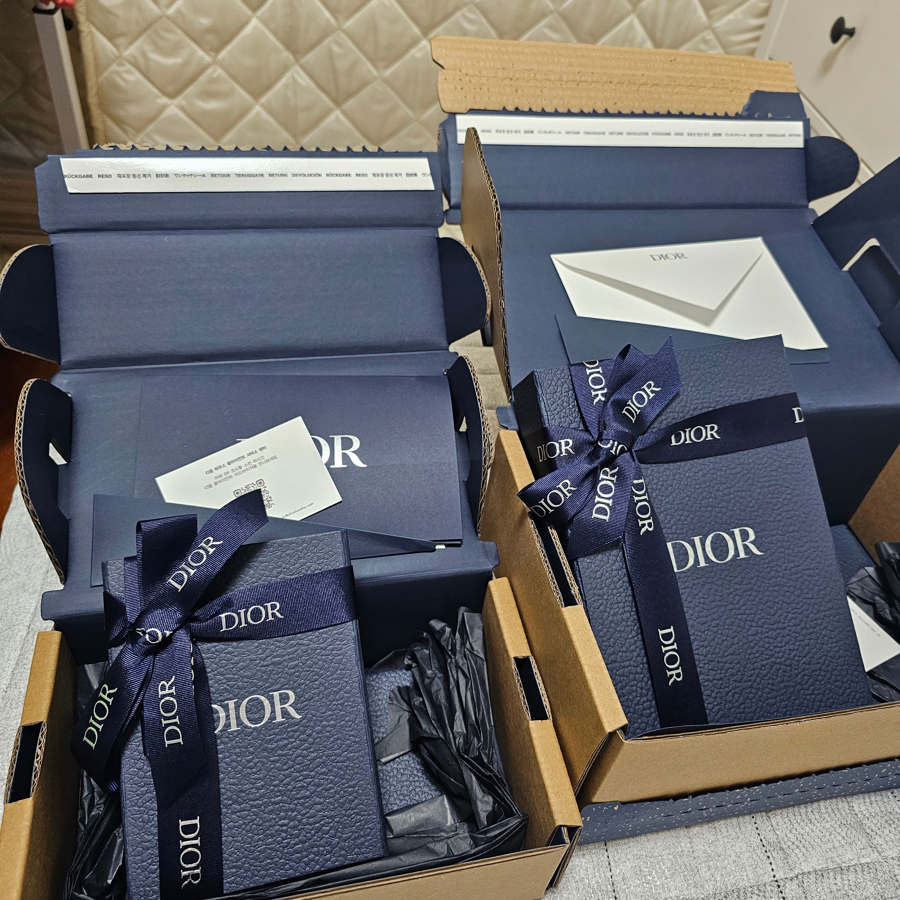Dior 35mm Reversible CD Belt Dior Oblique Jacquard and Calfskin Beige Black 착용 스타일 - 3