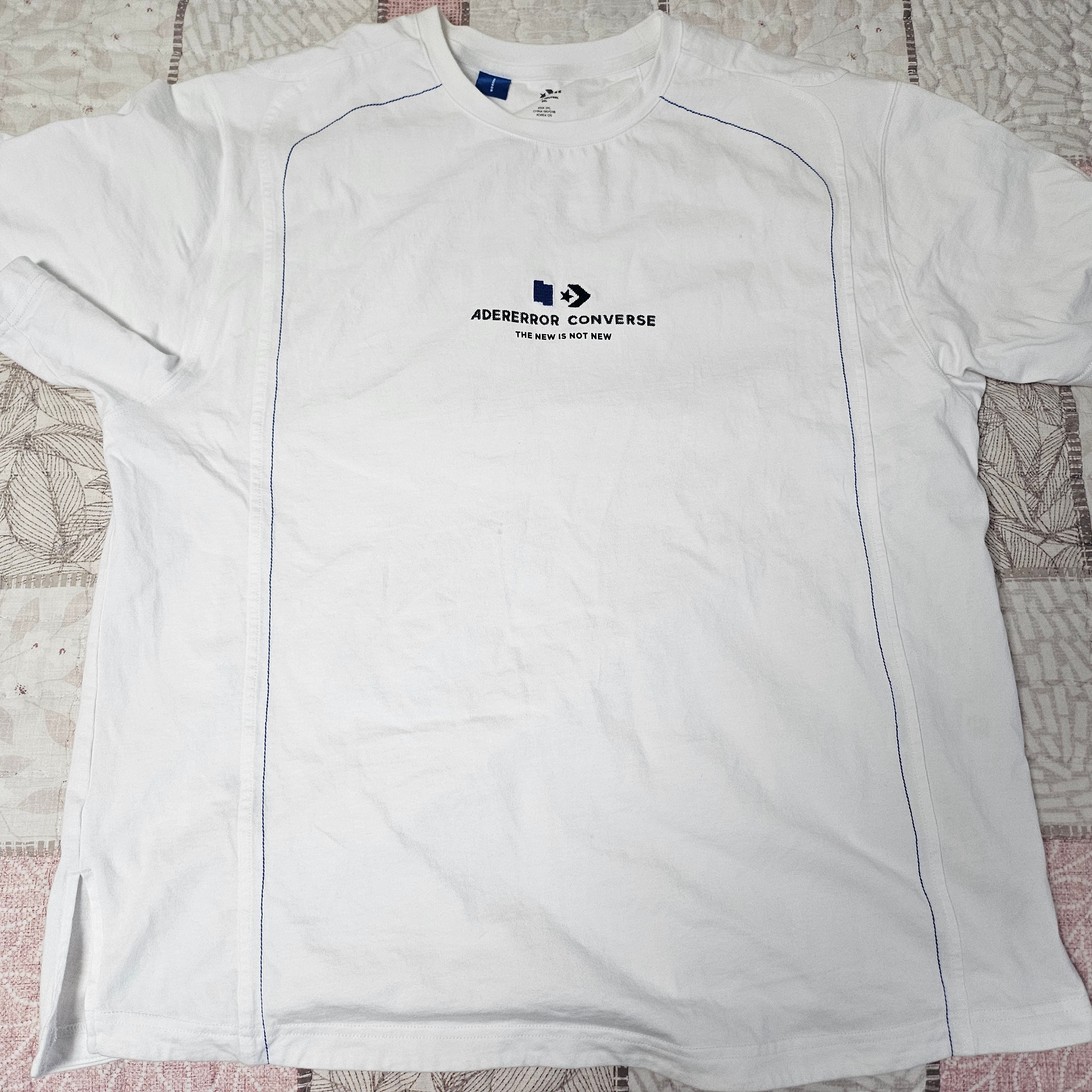Converse x Ader Error T-Shirt Cloud Dancer 착용 스타일