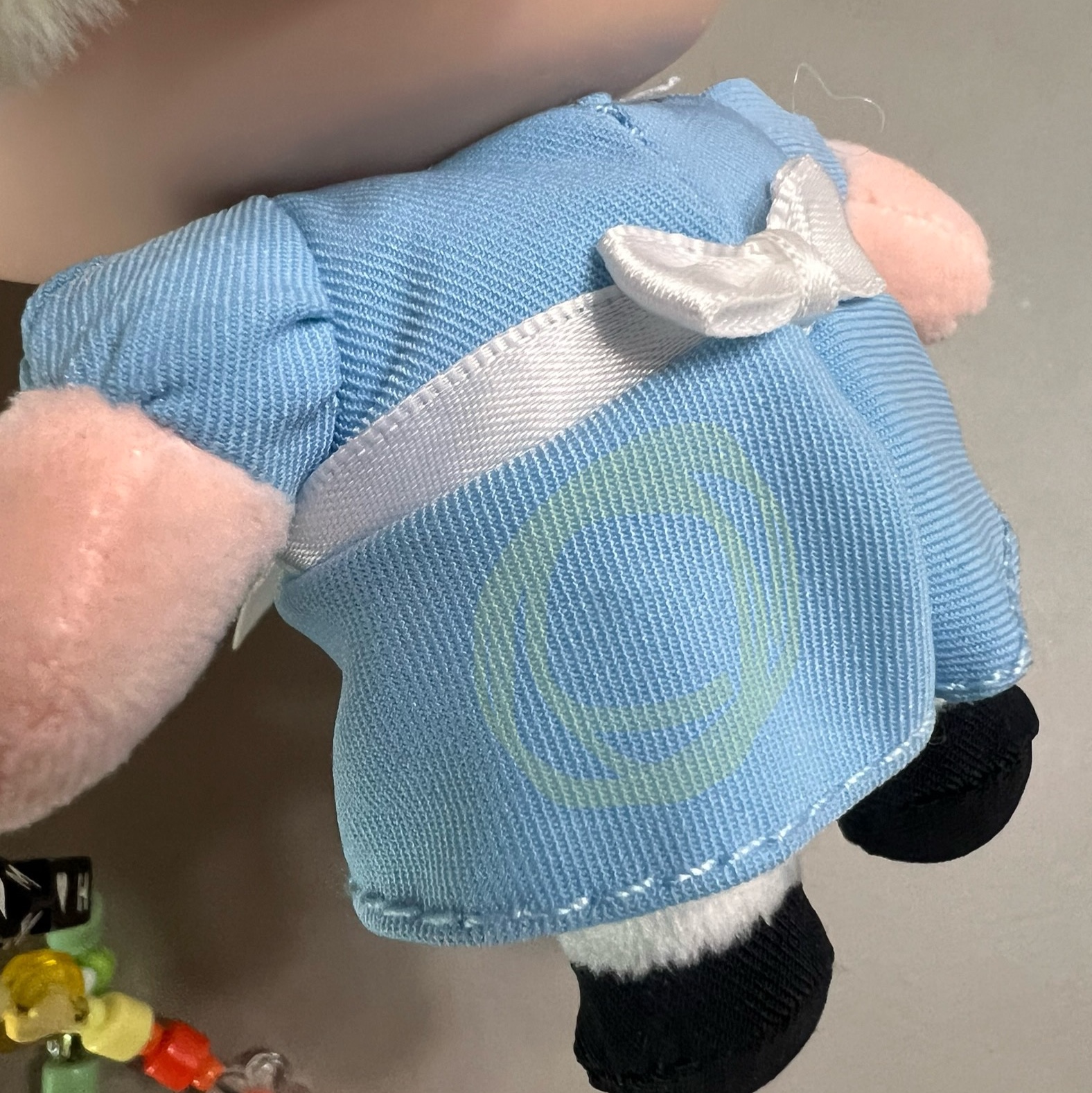 Pop Mart Crybaby Crying Again Series Plush Keyring She's Alice (Opened Case) 착용 스타일 - 4