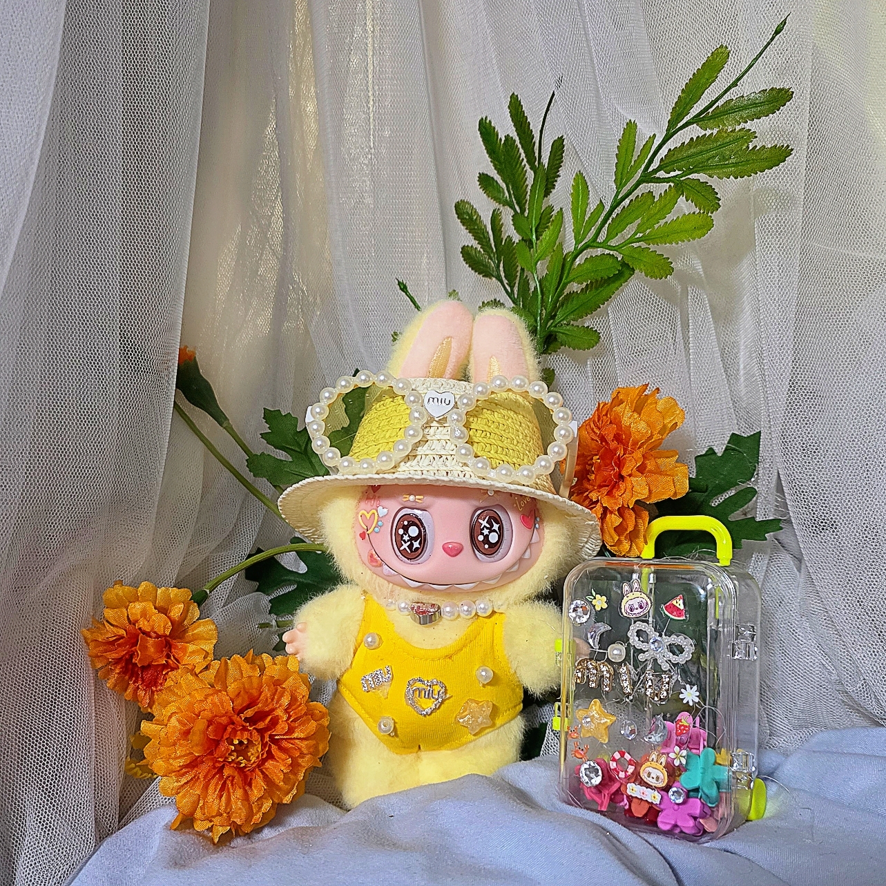 Pop Mart The Monsters Checkmate Series Plush Keyring 착용 스타일