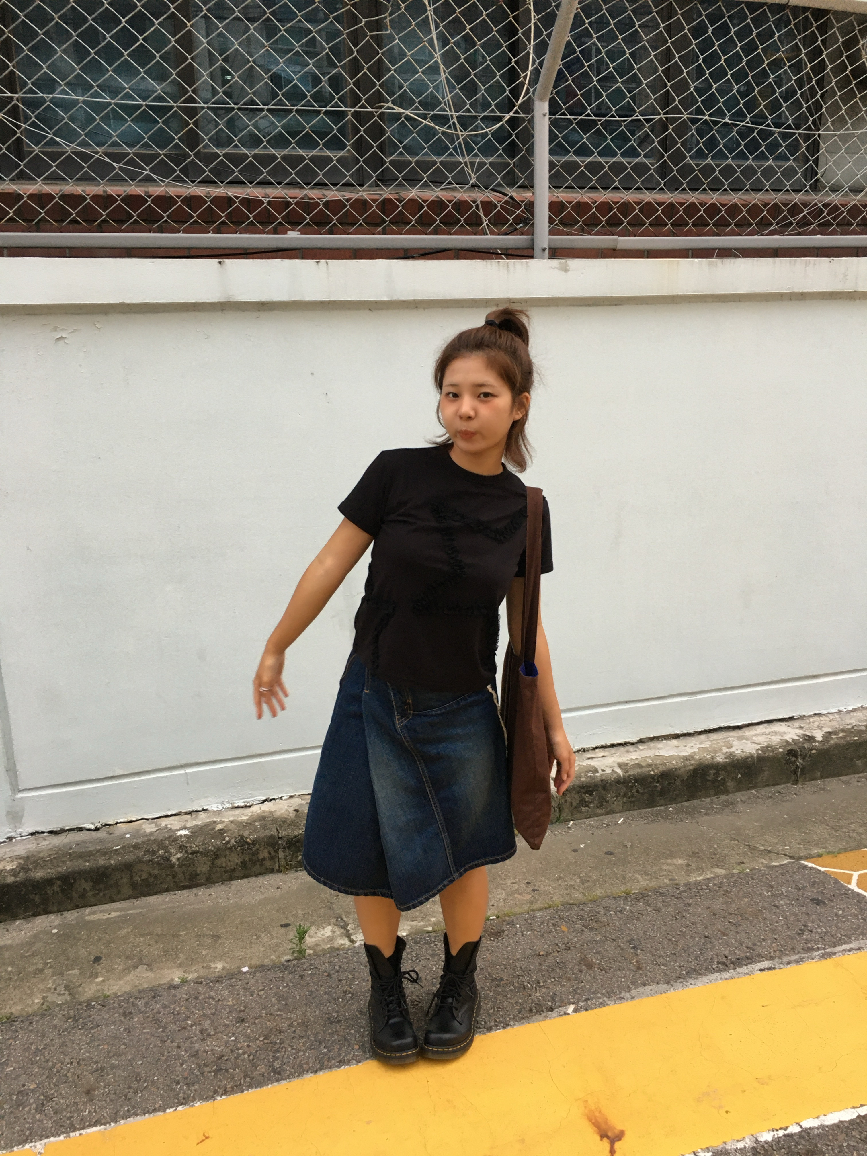 Dr. Martens x MM6 Maison Margiela 1490/1461 Twist Vintage Smooth Virginia Black 착용 스타일