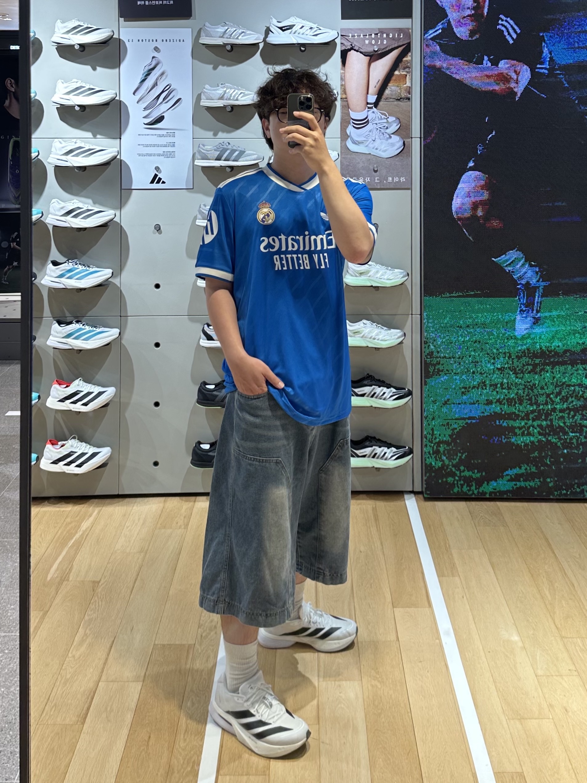 Adidas Adizero Boston 13 Cloud White Core Black, Adidas Real Madrid 2025/26 Home Jersey White - KR Sizing (Non Marking Ver.) 착용 스타일