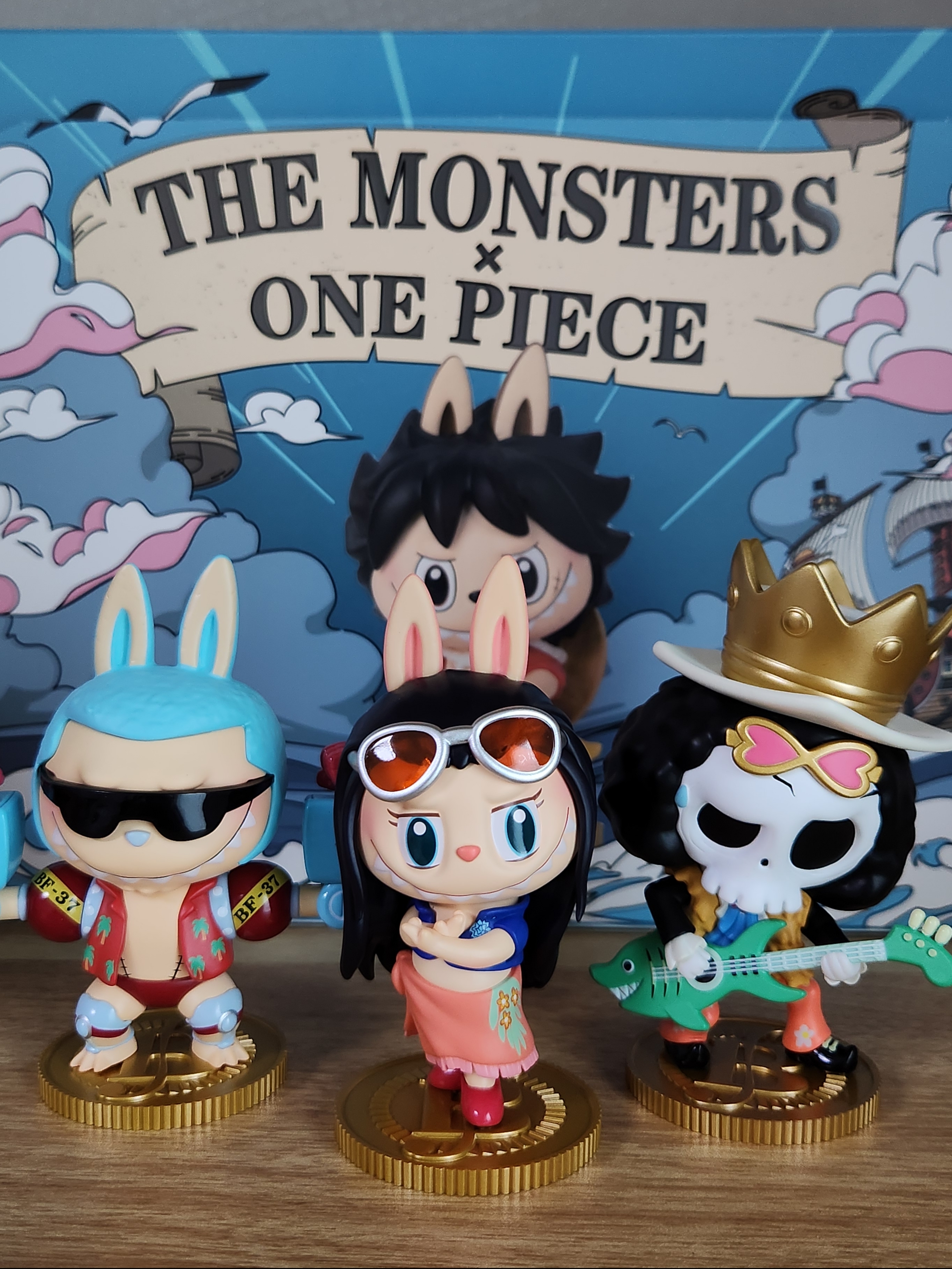 Pop Mart Labubu The Monsters x One Piece Series Figures Sealed Case (12 Blind Boxes) 착용 스타일 - 4