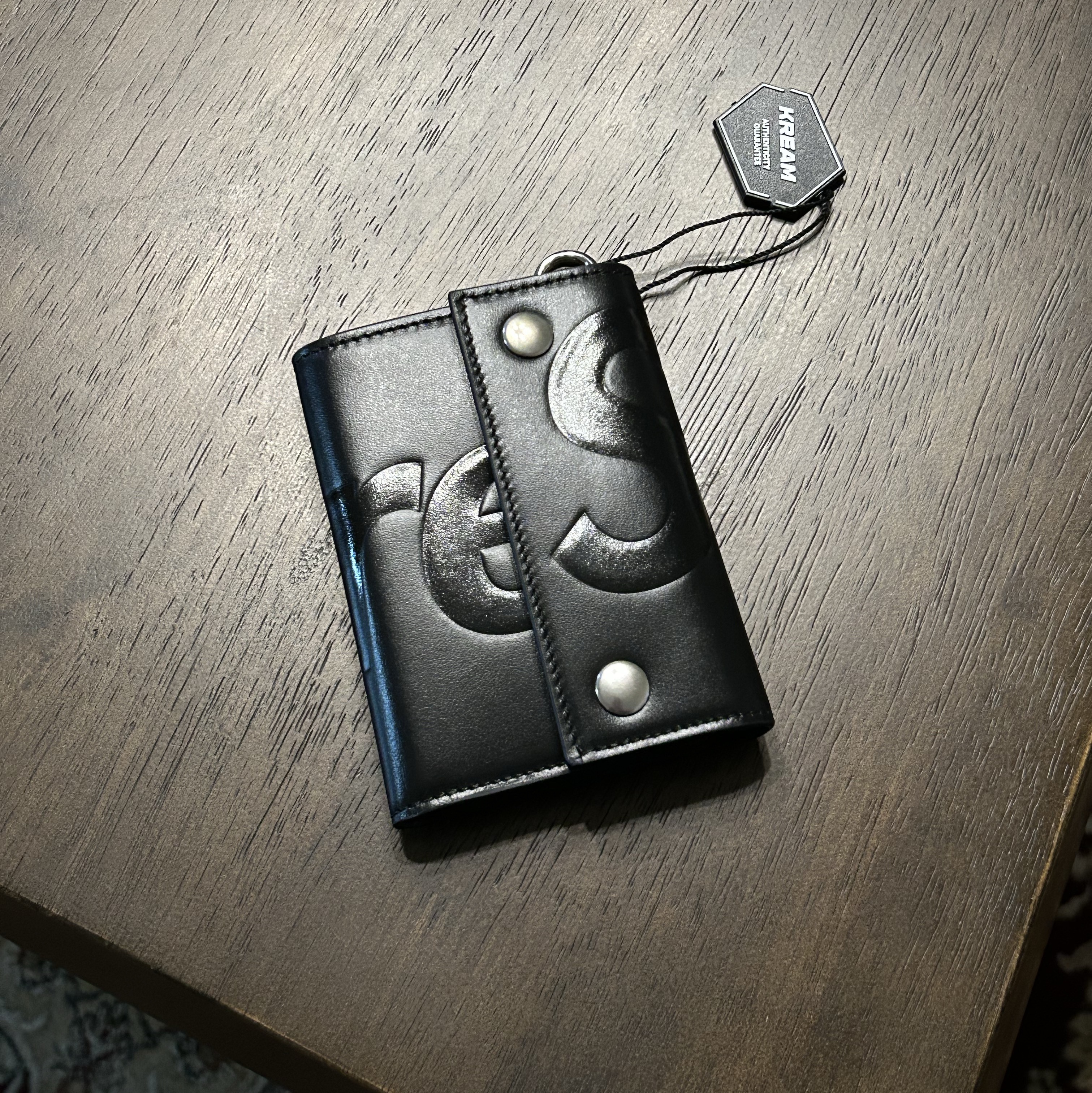 Supreme Leather Chain Wallet Black 착용 스타일