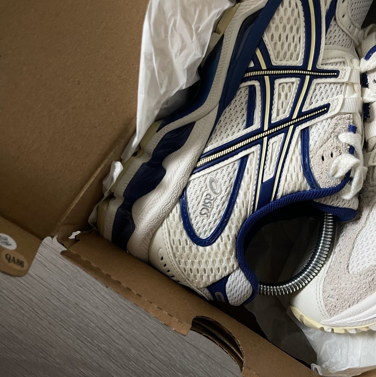 Asics x END. Gel-Nimbus 10.1 Snow White Sodalite Blue 착용 스타일 - 7