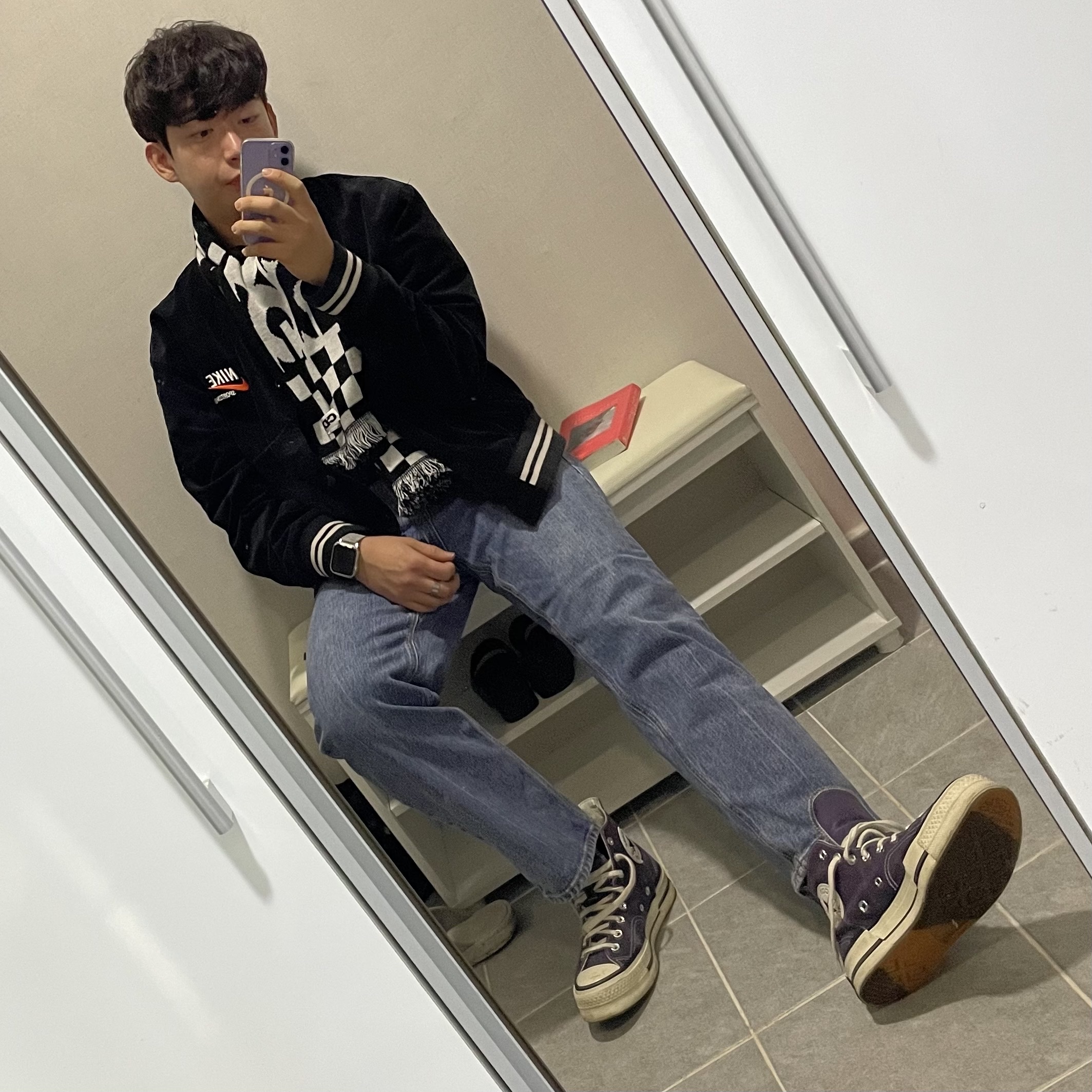 CDG Logo Check Muffler White Black, Nike NSW Trend Bomber Jacket Black - Asia 착용 스타일 - 1