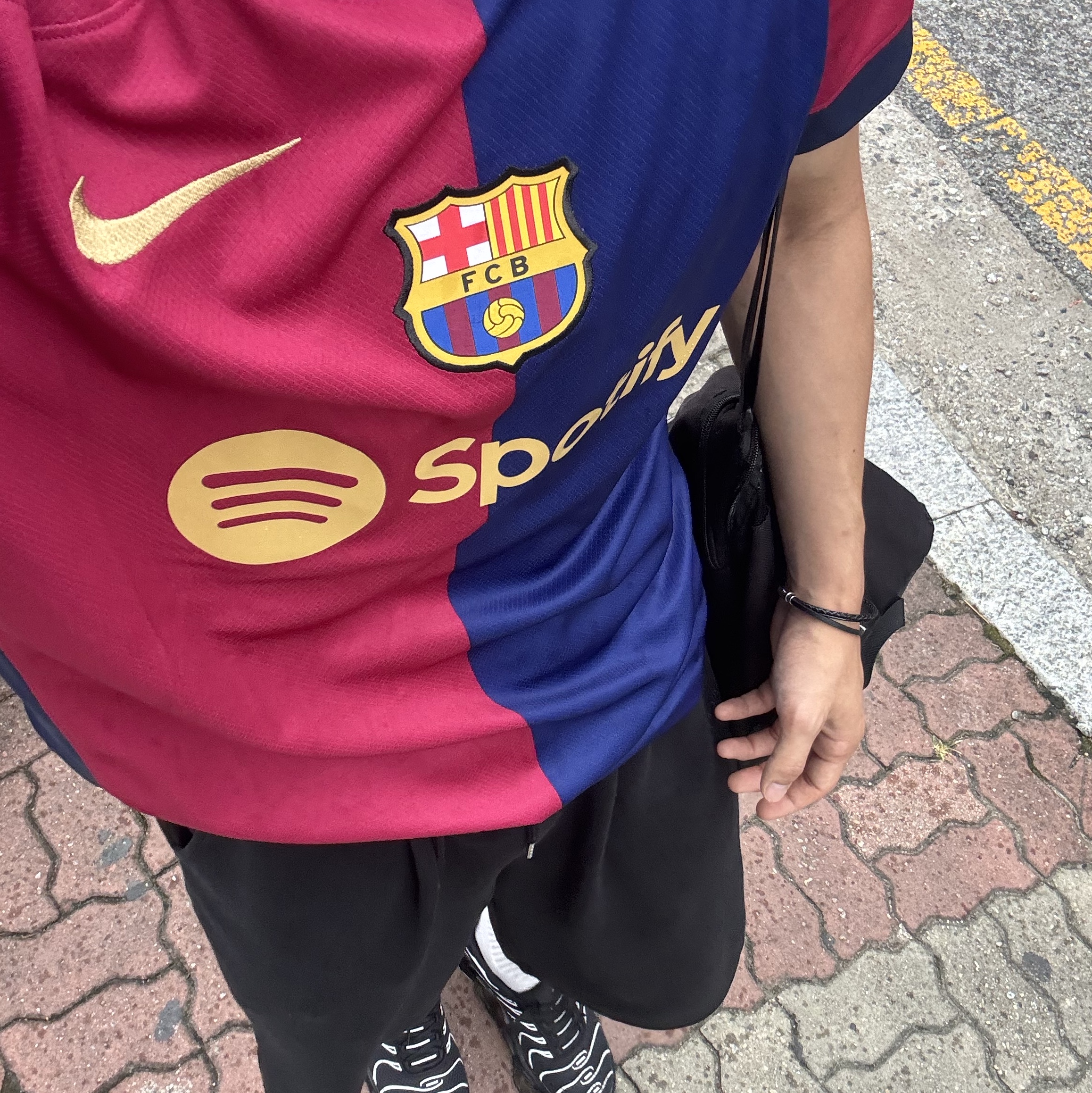 Nike FC Barcelona 2024/25 Dri-Fit Stadium Home Jersey Deep Royal Blue Noble Red (Non Marking Ver.) 착용 스타일