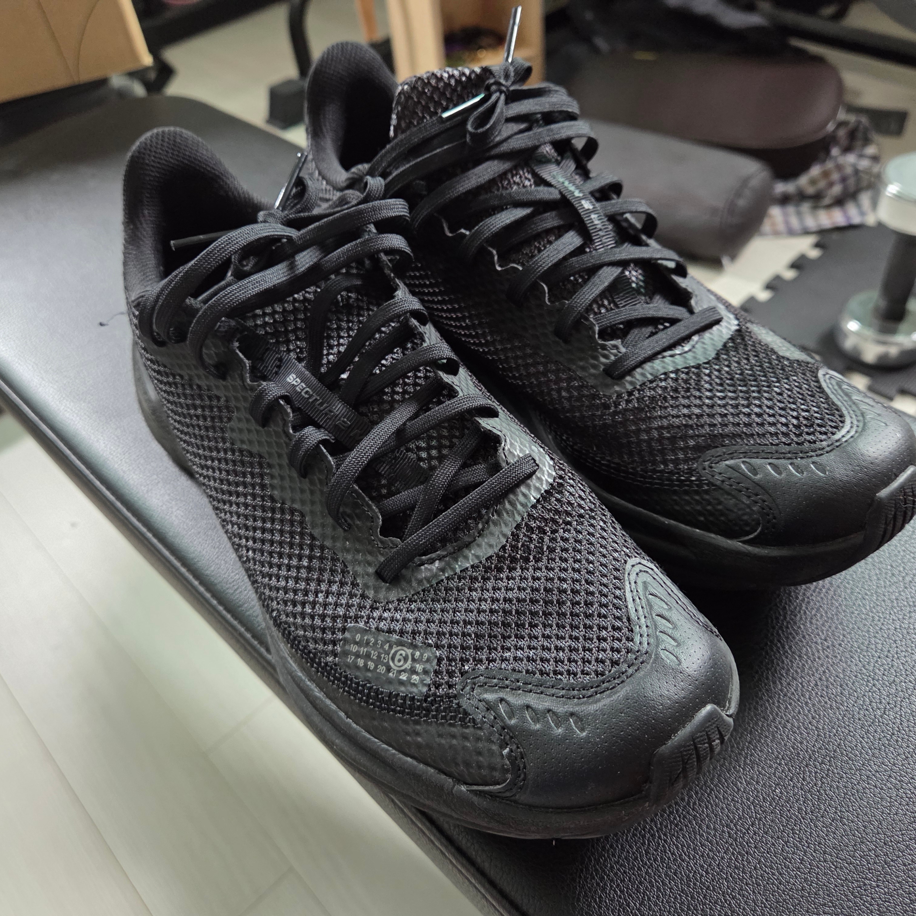 Salomon x MM6 Maison Margiela Spectur 2 Black Pewter 착용 스타일