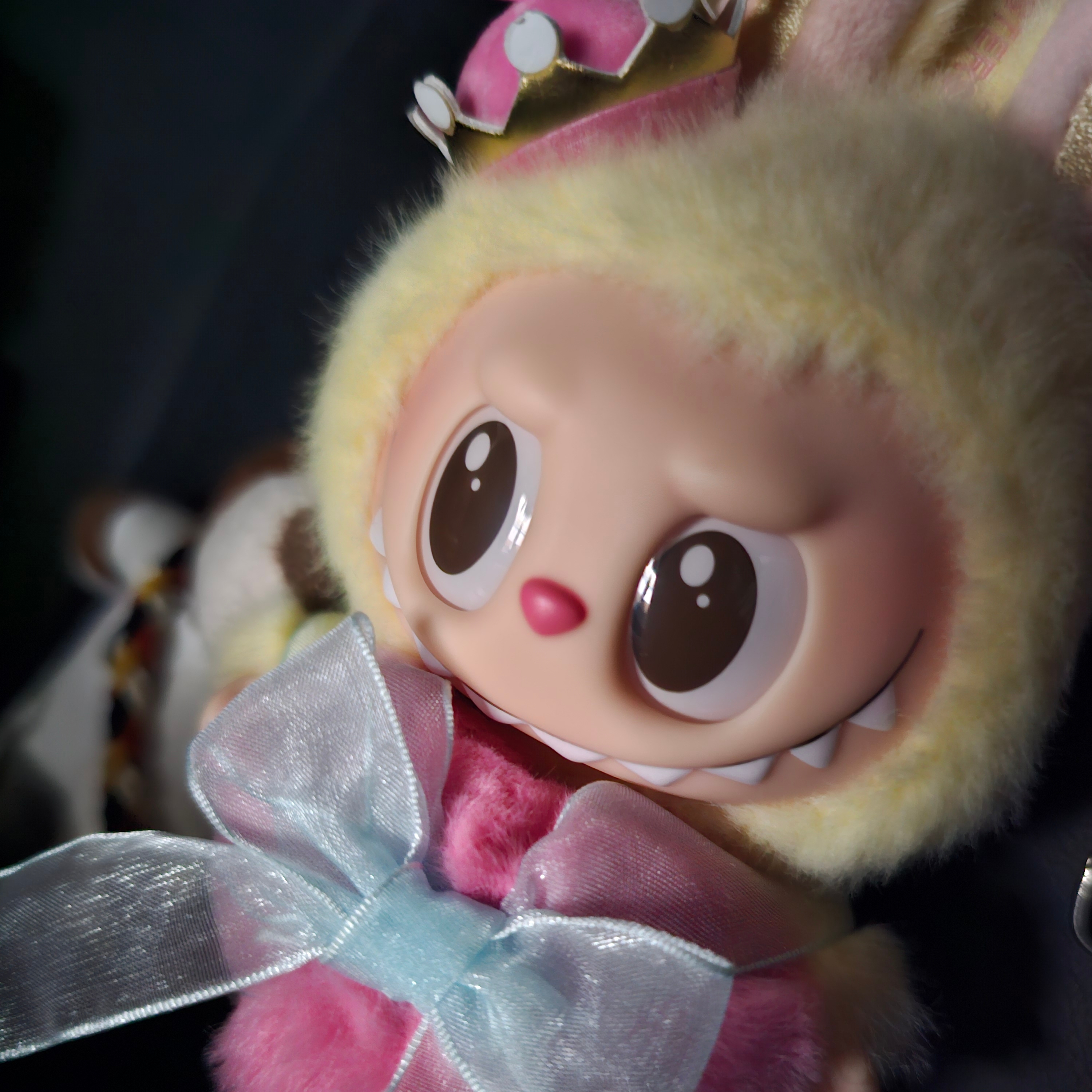Pop Mart The Monsters Checkmate Series Plush Keyring 착용 스타일