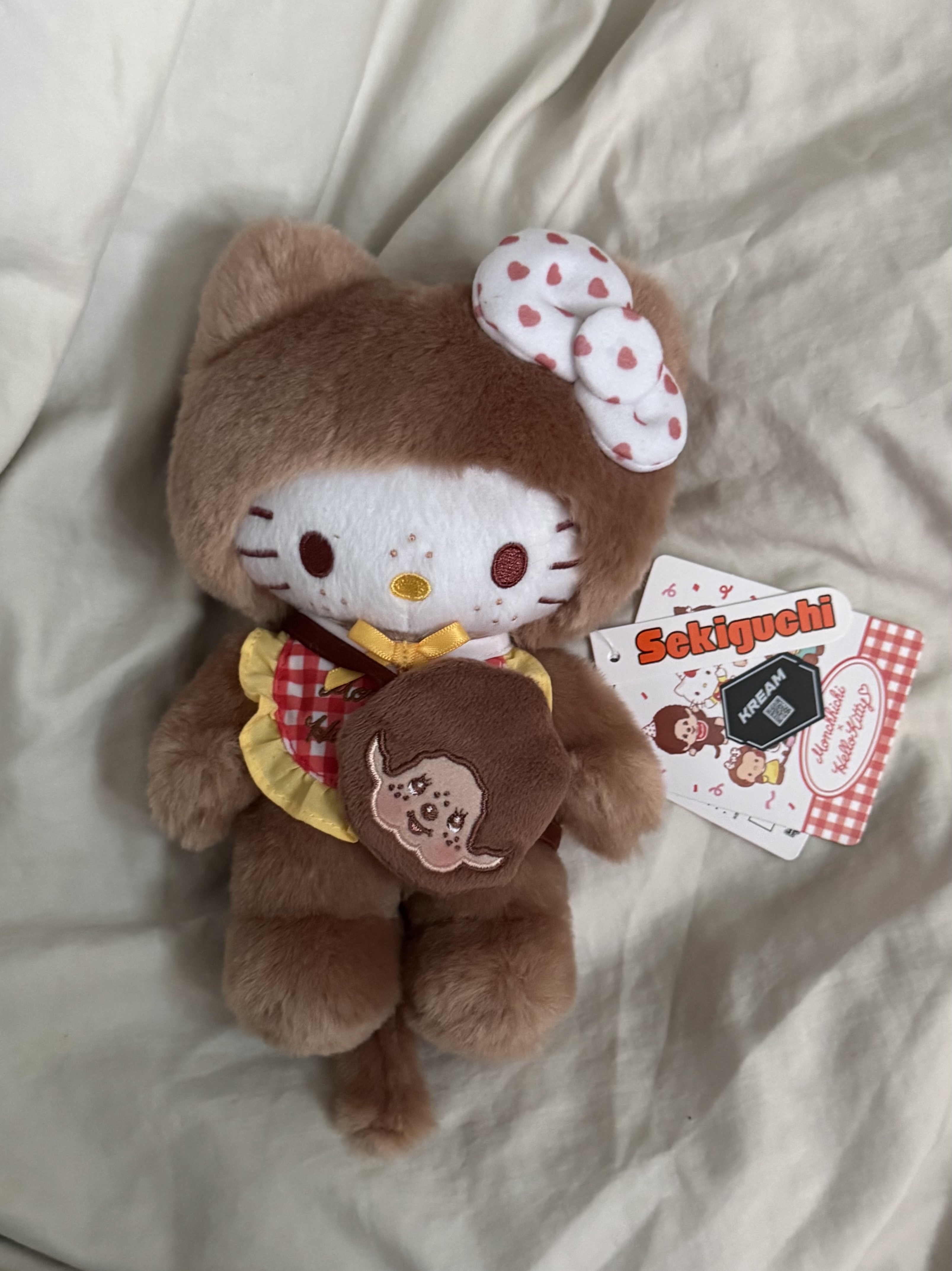 Monchhichi x Hello Kitty Gingham Check S Doll Brown 착용 스타일 - 4
