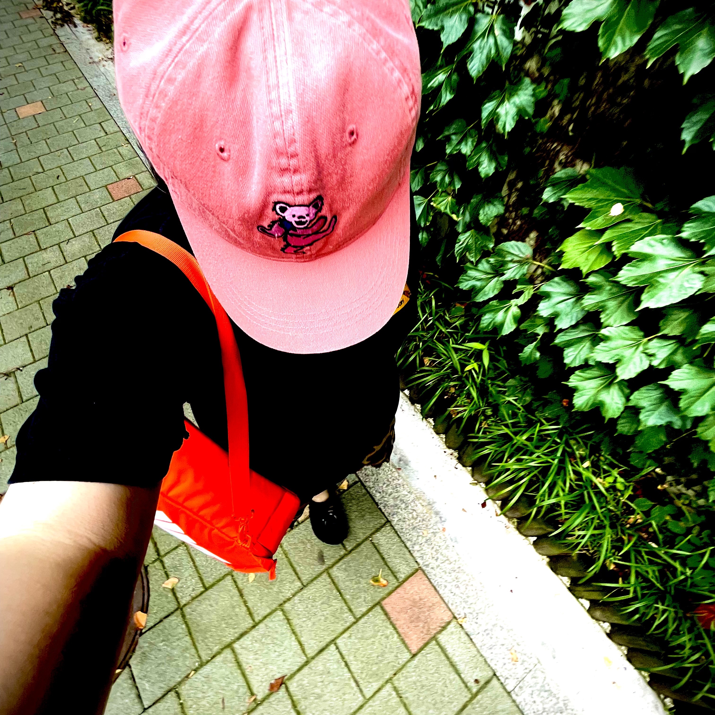 Thisisneverthat x Grateful Dead Dancing Bear Cap Dusty Pink, Crocs x Salehe Bembury Pollex Clog Sasquatch 착용 스타일 - 2