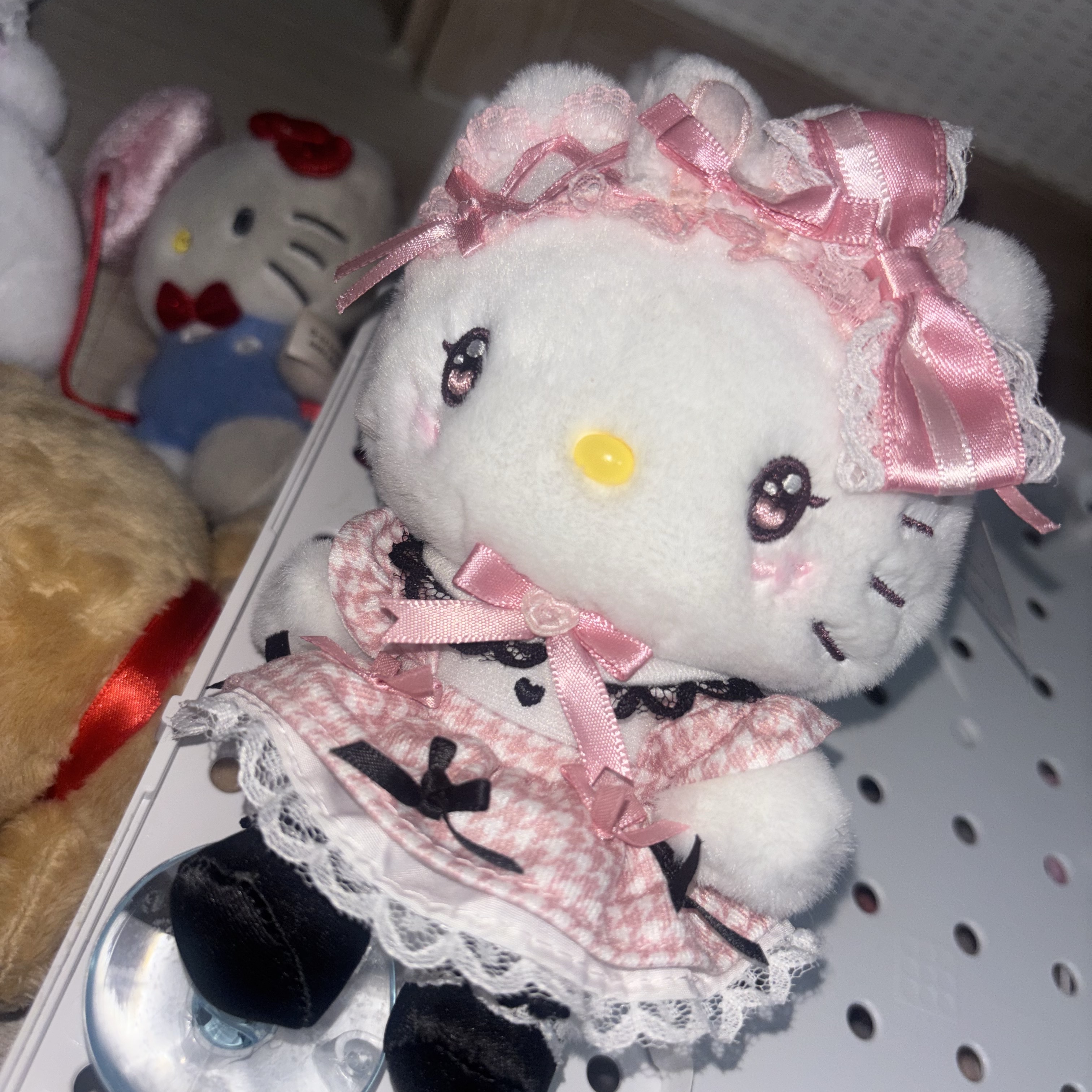 Sanrio Hello Kitty Dream Ribbon Mascot Holder 착용 스타일
