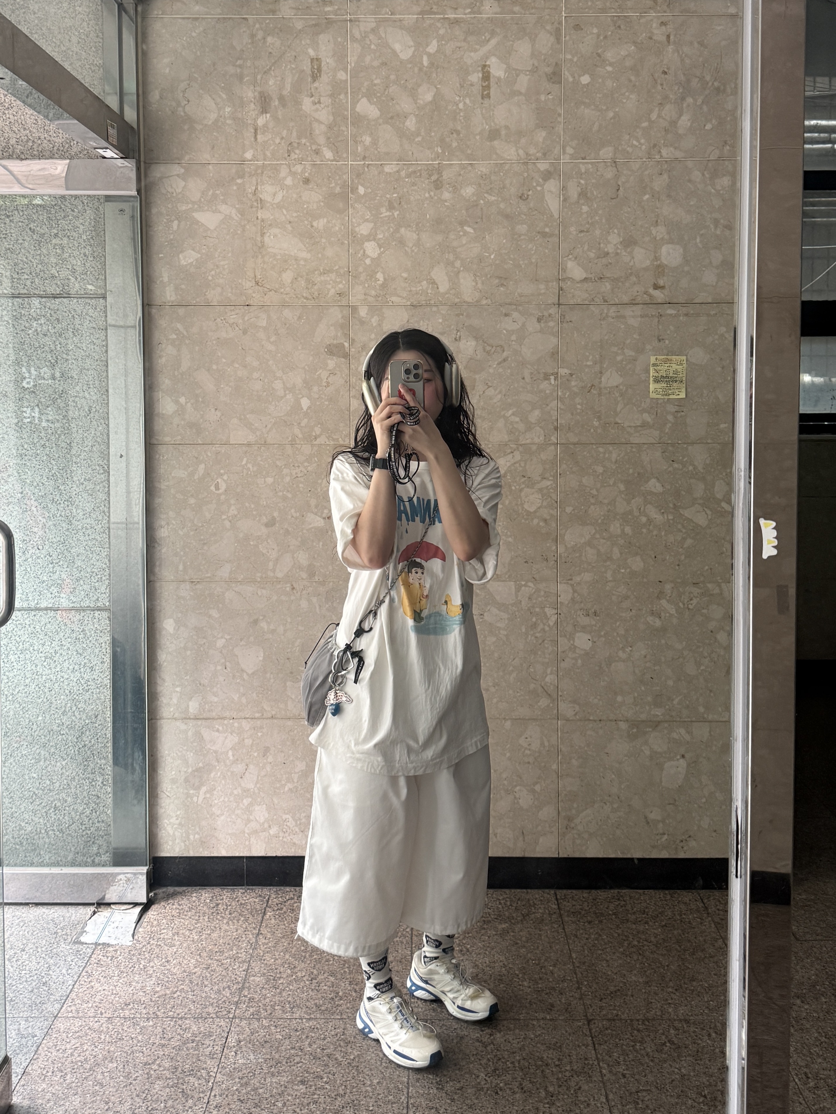 Human Made Keiko Sootome T-Shirt #21 White, Apple AirPods Max Lightning Silver (Korean Ver.) 착용 스타일