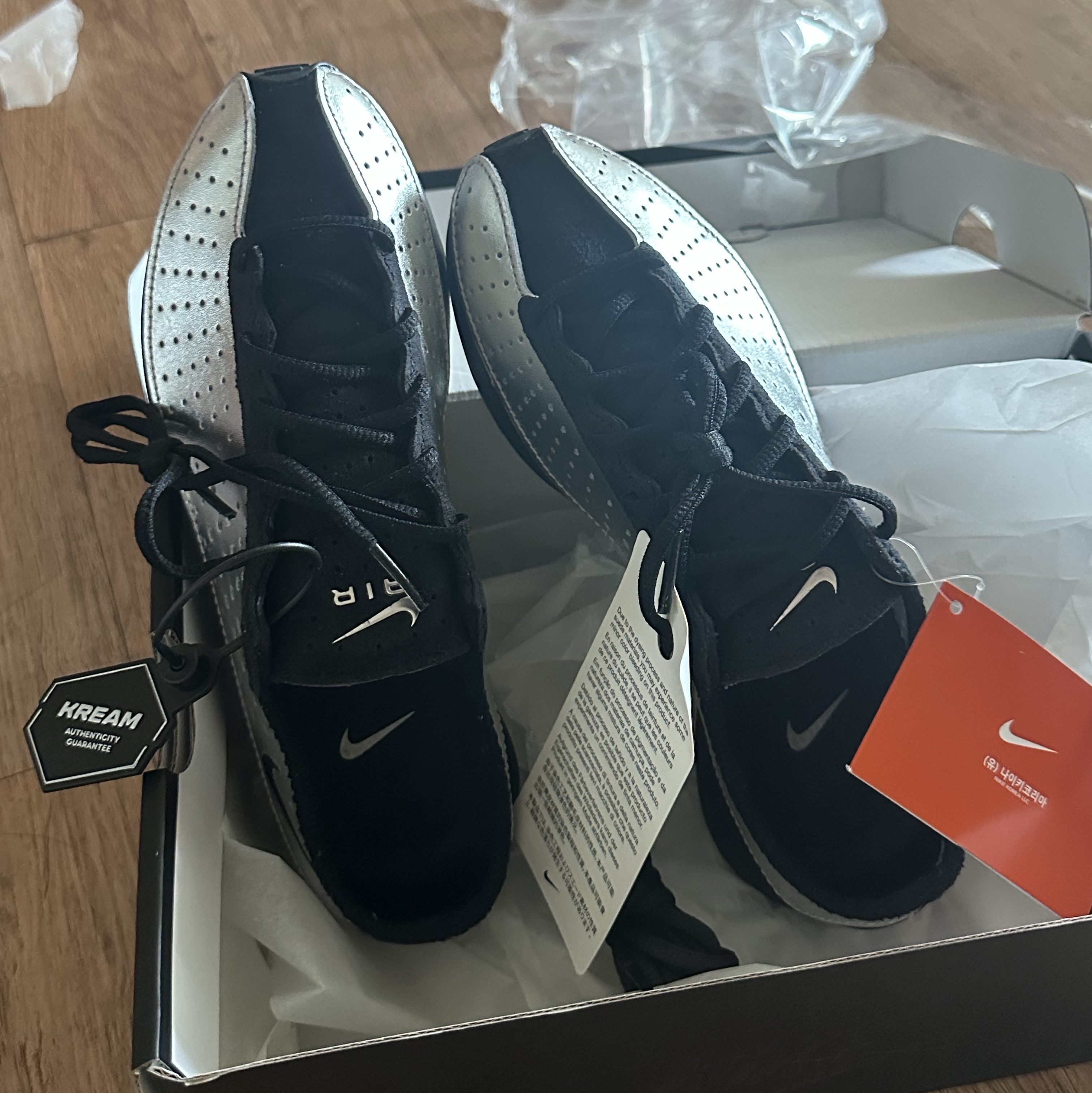 (W) Nike Air Superfly Metallic Silver and Black 착용 스타일