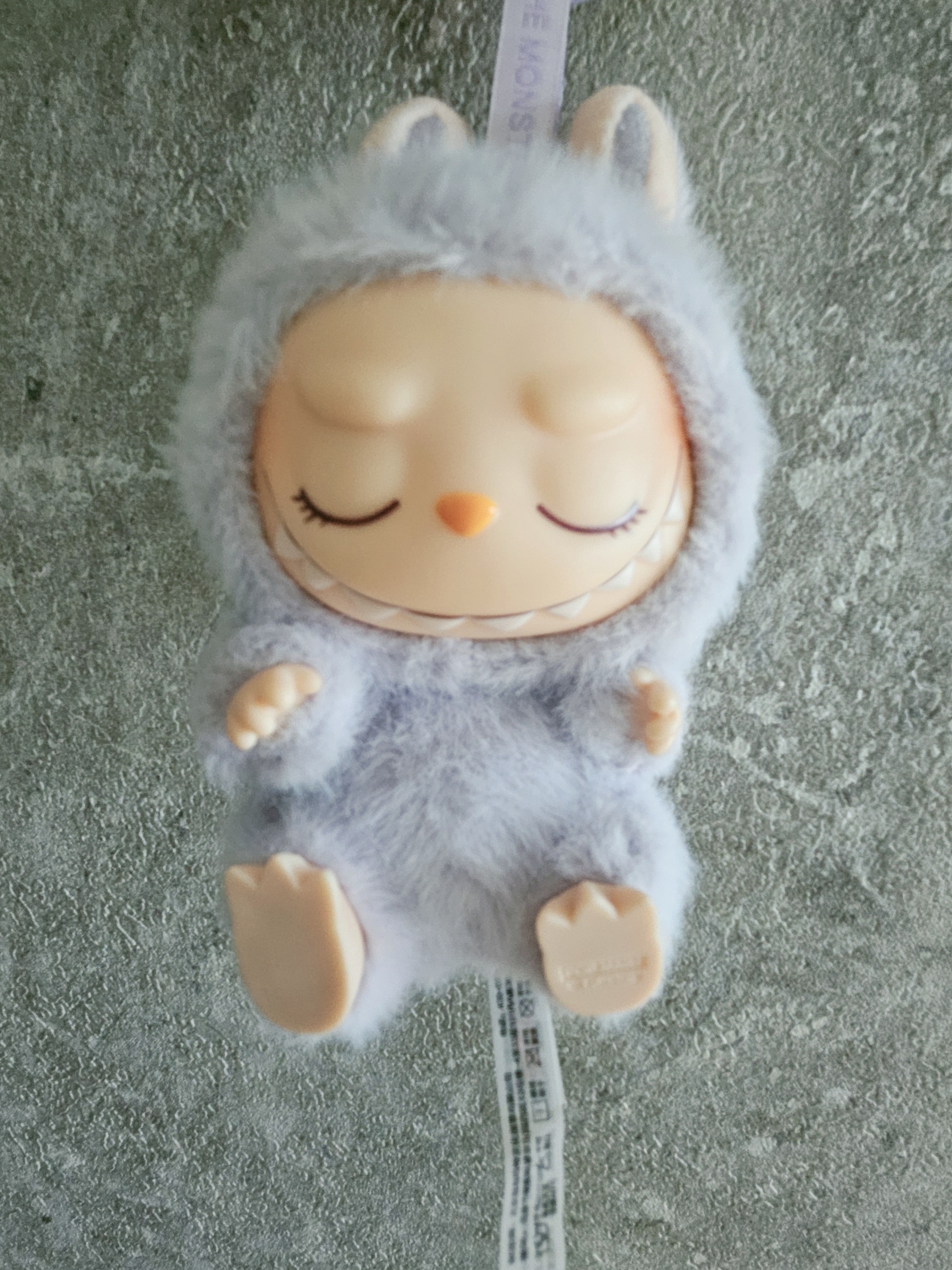 Pop Mart Labubu Let's Play Together Doll Series Zizi Keyring (Opened Case) 착용 스타일