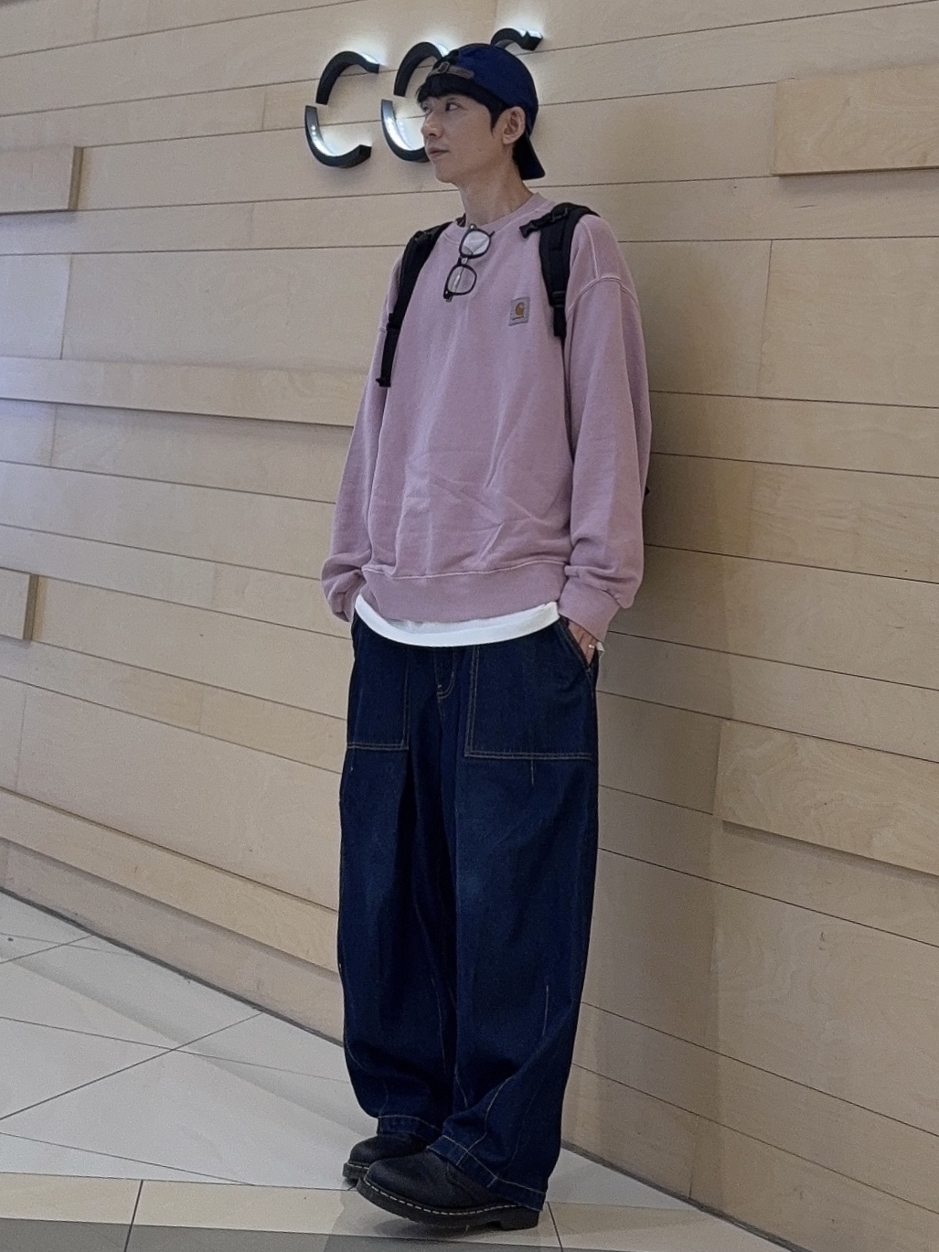 Dr. Martens 1461 Ambassador Black, Carhartt WIP Vista Sweatshirt Glassy Pink 착용 스타일 - 1