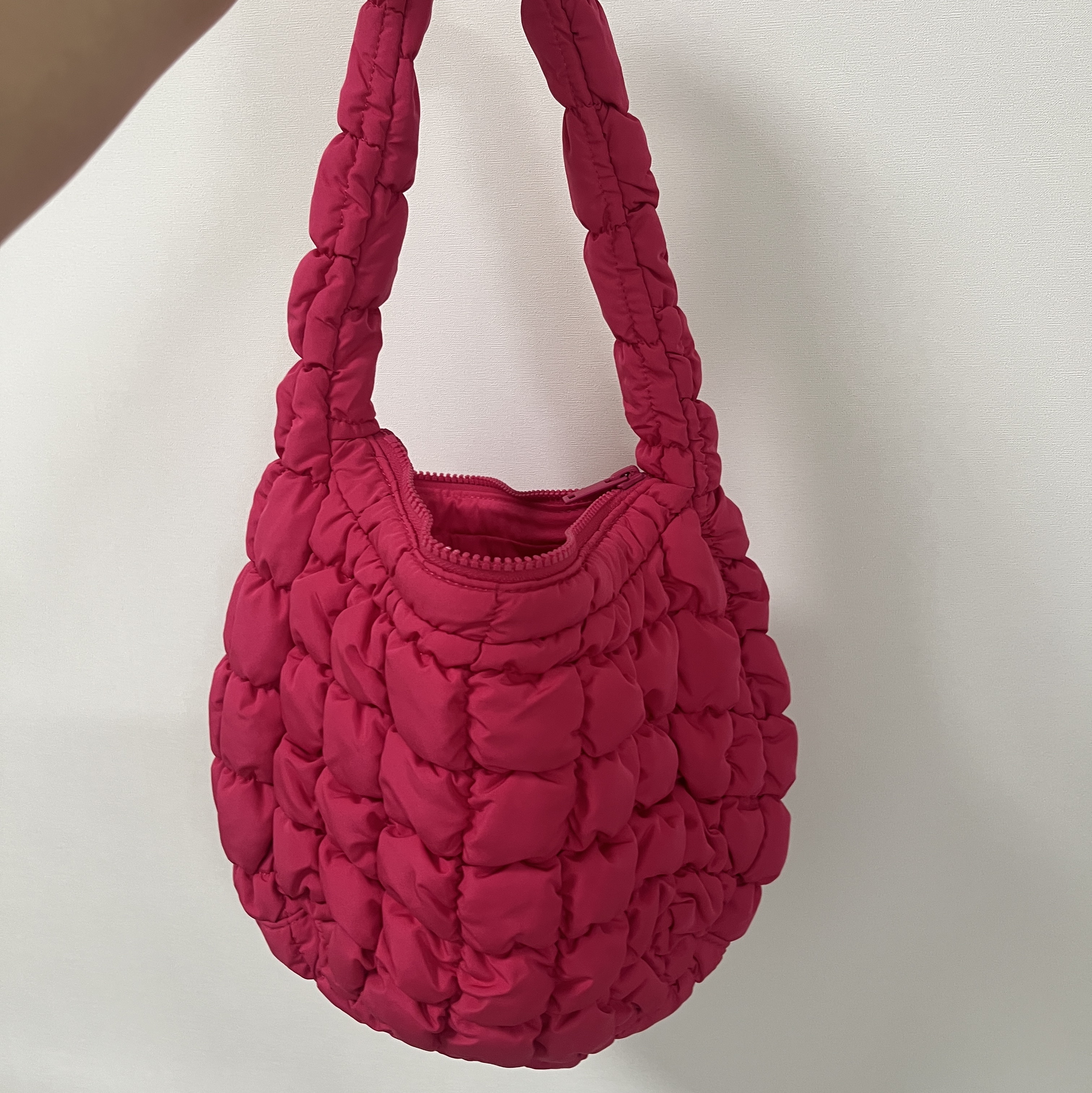 COS Quilted Mini Bag Pink 착용 스타일