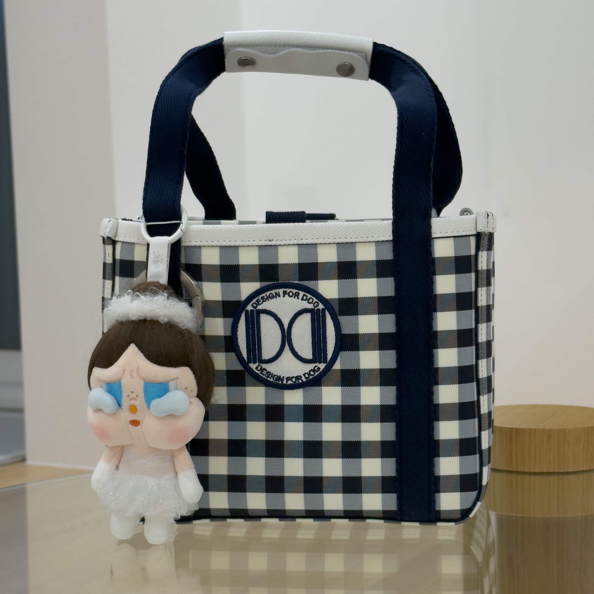 Pop Mart Crybaby Shiny Shiny Series Plush Pedant Blister Pack 착용 스타일