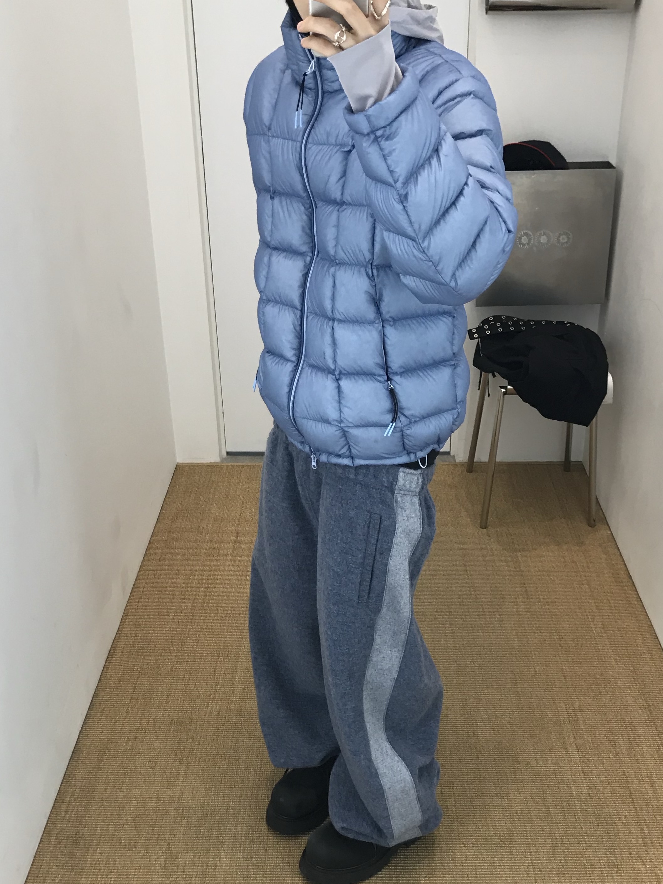 999Humanity Modular Light Goose Puffer Sky Blue 착용 스타일 - 2