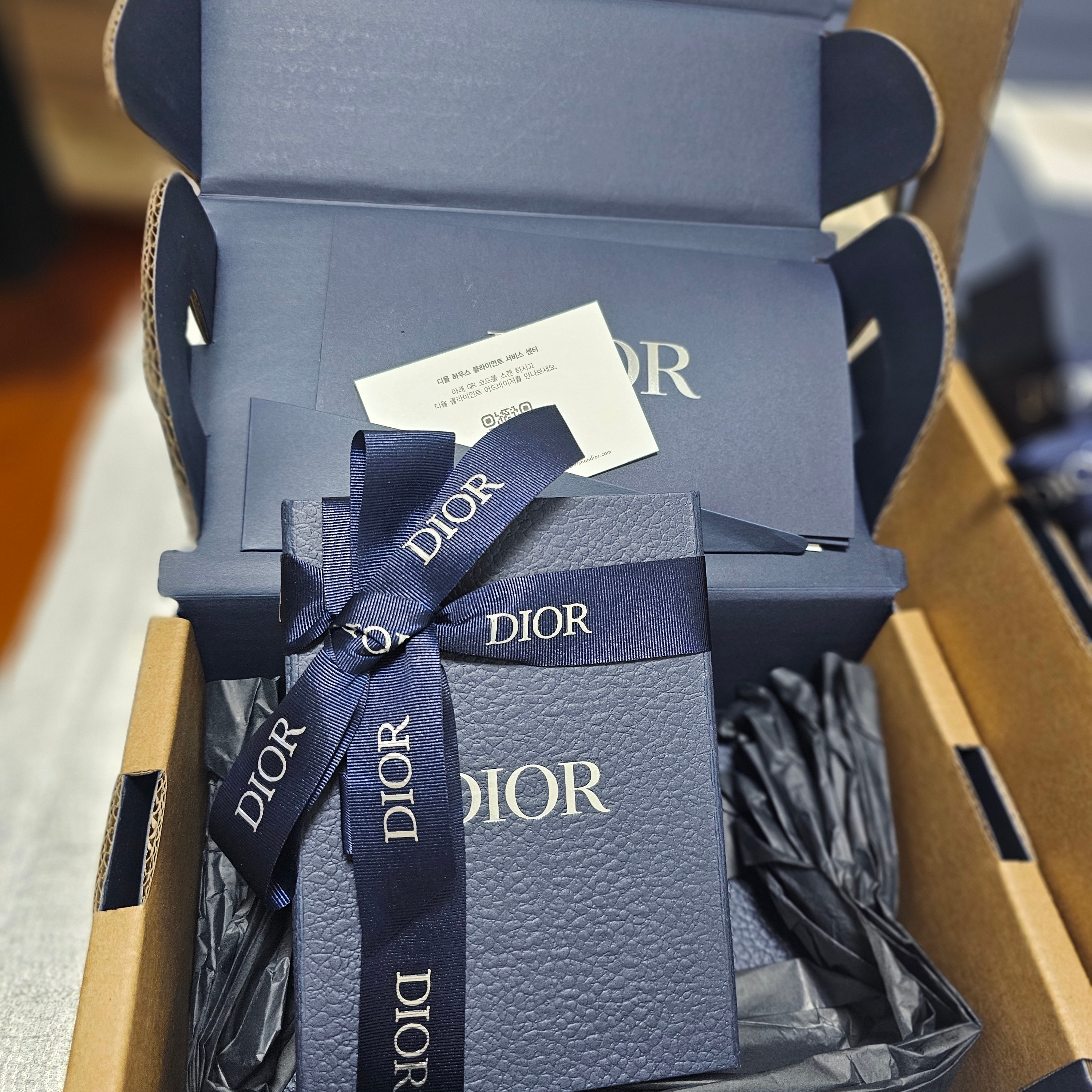 Dior 35mm Reversible CD Belt Dior Oblique Jacquard and Calfskin Beige Black 착용 스타일 - 2