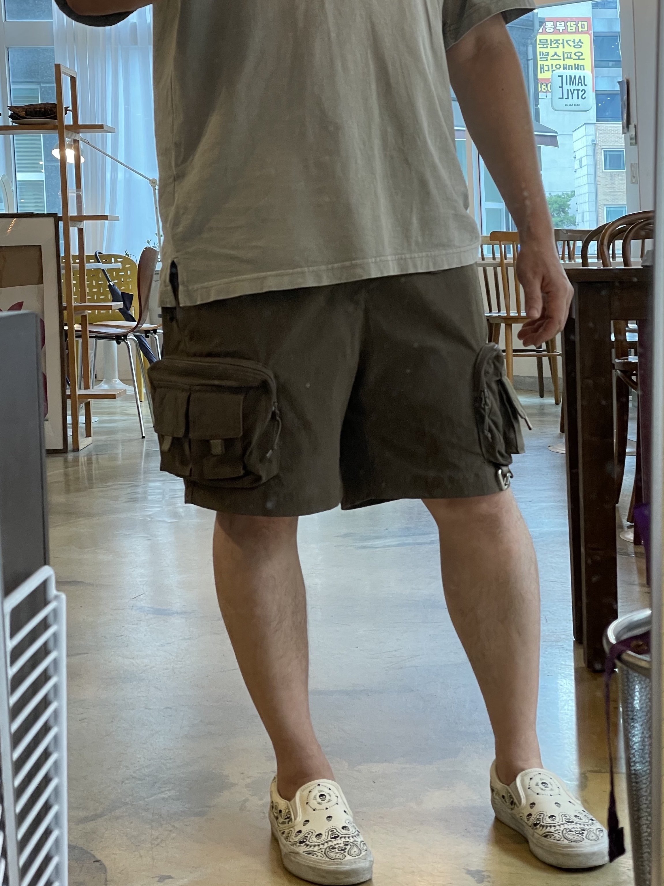 Nike ACG Cargo Shorts Ironstone - Asia 착용 스타일