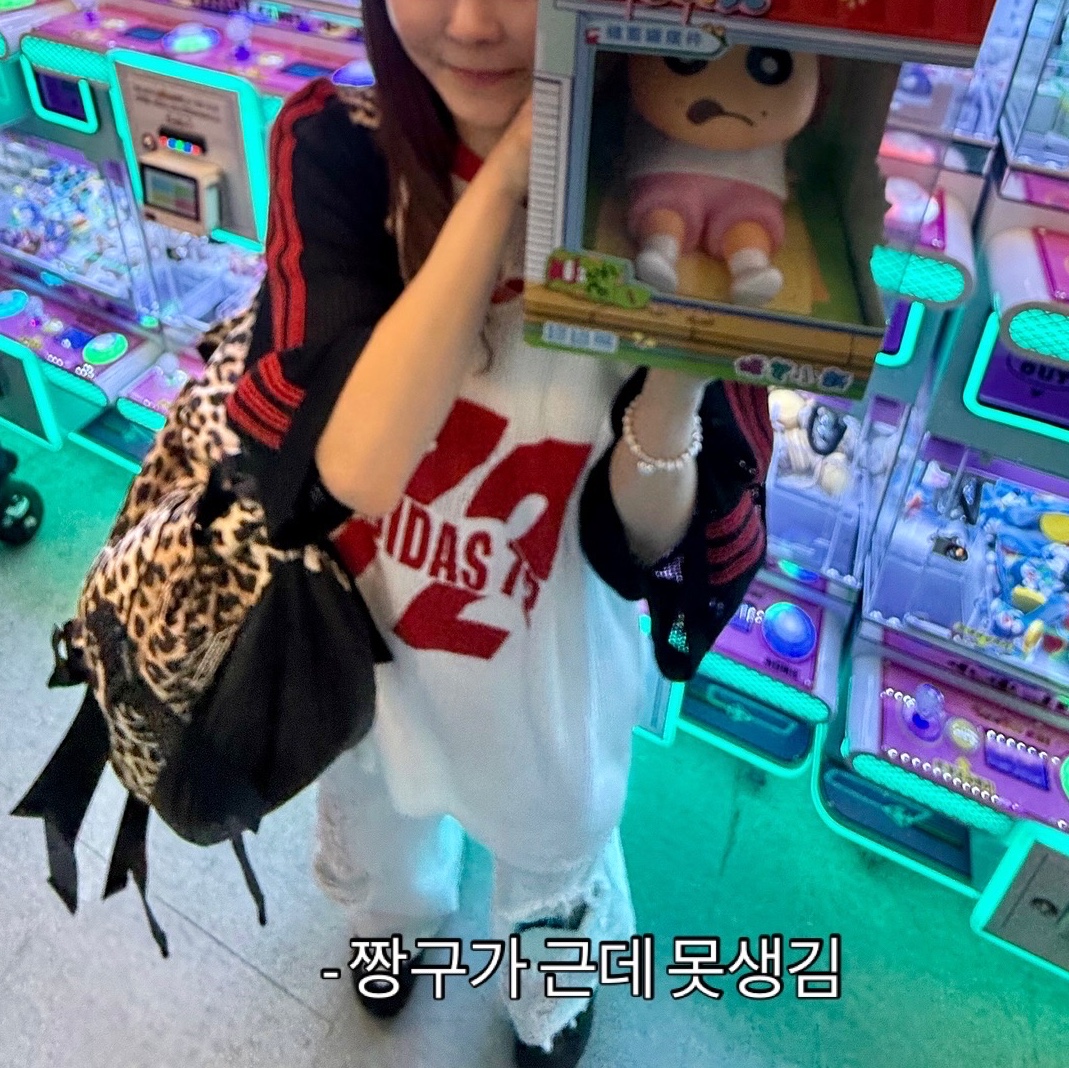 (W) Ganni Printed Drawstring Backpack Leopard 착용 스타일 - 1